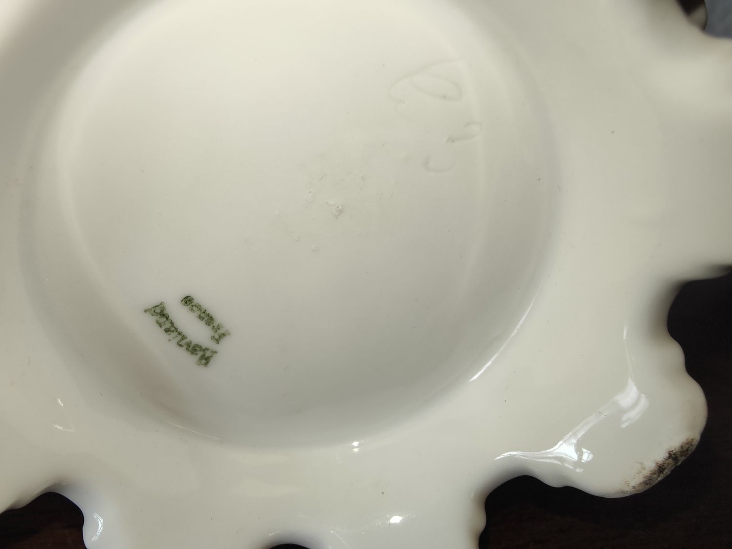 Limoges porcelain coffee maker in Haviland, white milk pot and sugar bowl decorated with leaves