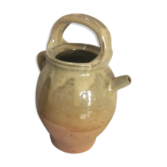 Ancient jug vernissee