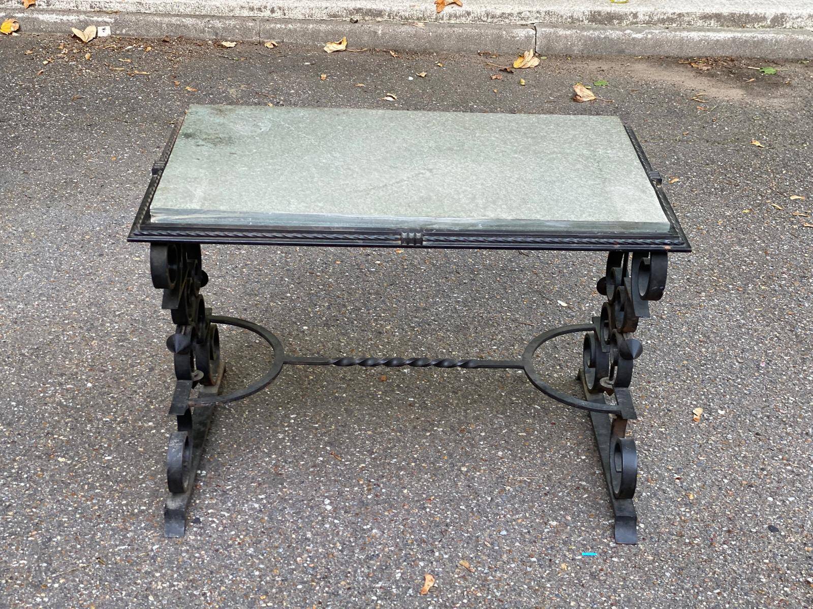 Table basse vintage fer forgé et marbre gris 80x50