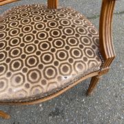 Fauteuil en bois massif et velours style Louis XVI