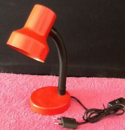 80s red metal articulated desk lamp Height: 280mm