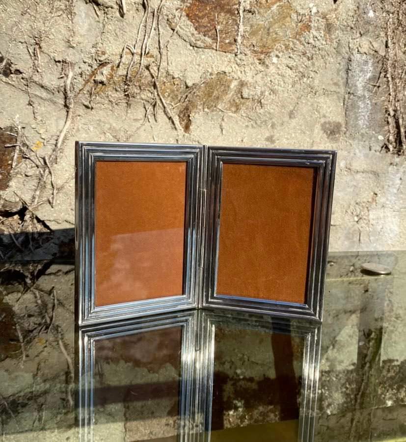 Photo doors in silver metal Alpaca with two old shutters