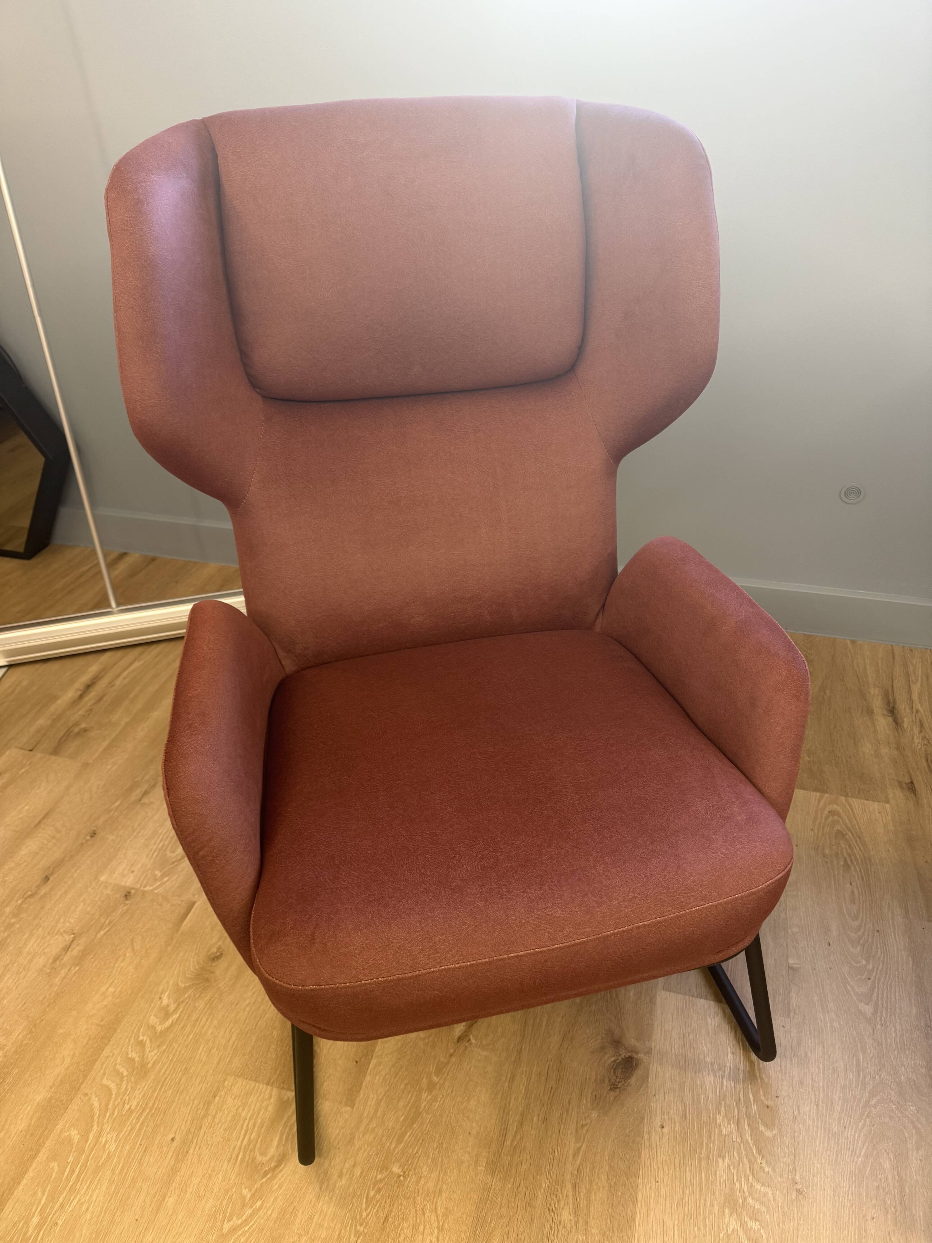 Set of 2 burgundy armchairs