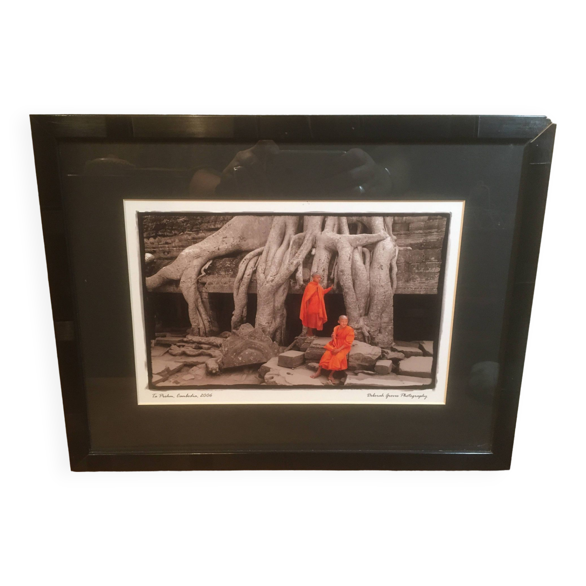 Framed photo "Buddhist children, Angkor"