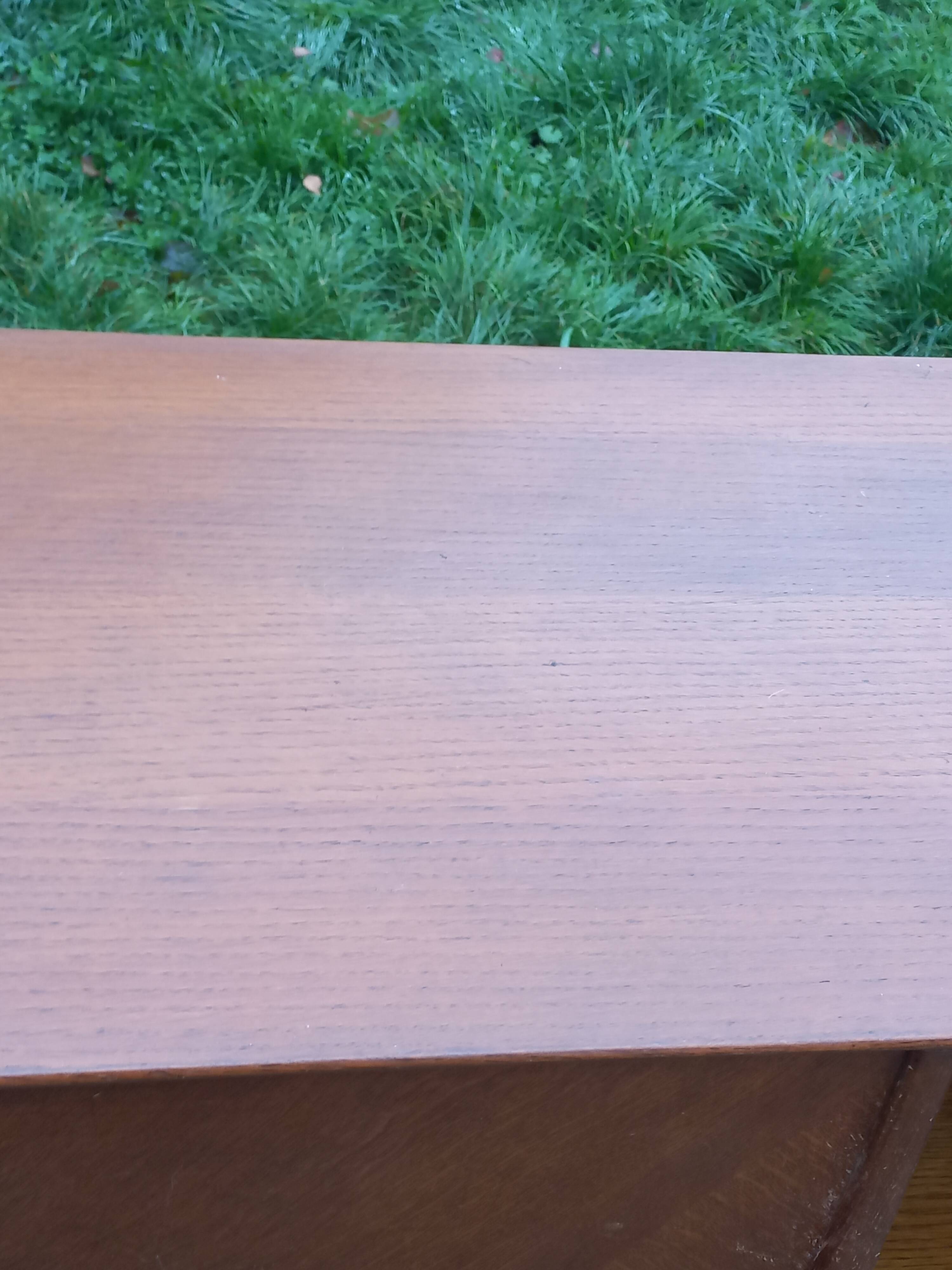 Enfilade vintage en chêne doré portes coulissantes pieds compas 1950