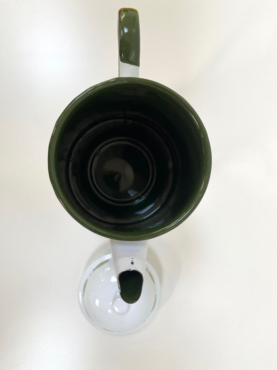 Cafetière vintage en métal émaillé
