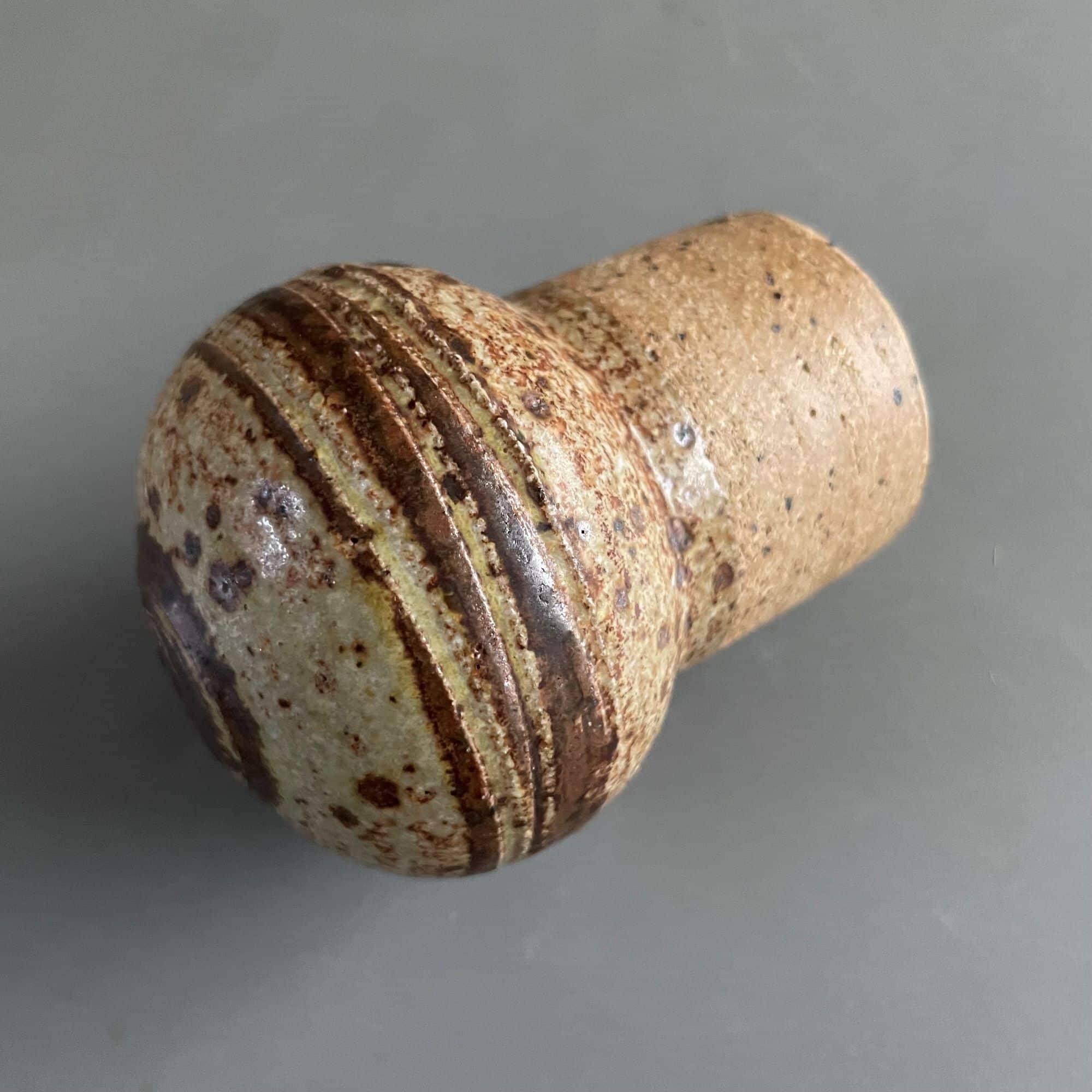 Théière en poterie d'atelier par Tue Poulsen pour Tue Keramik, Danemark, années 1960.