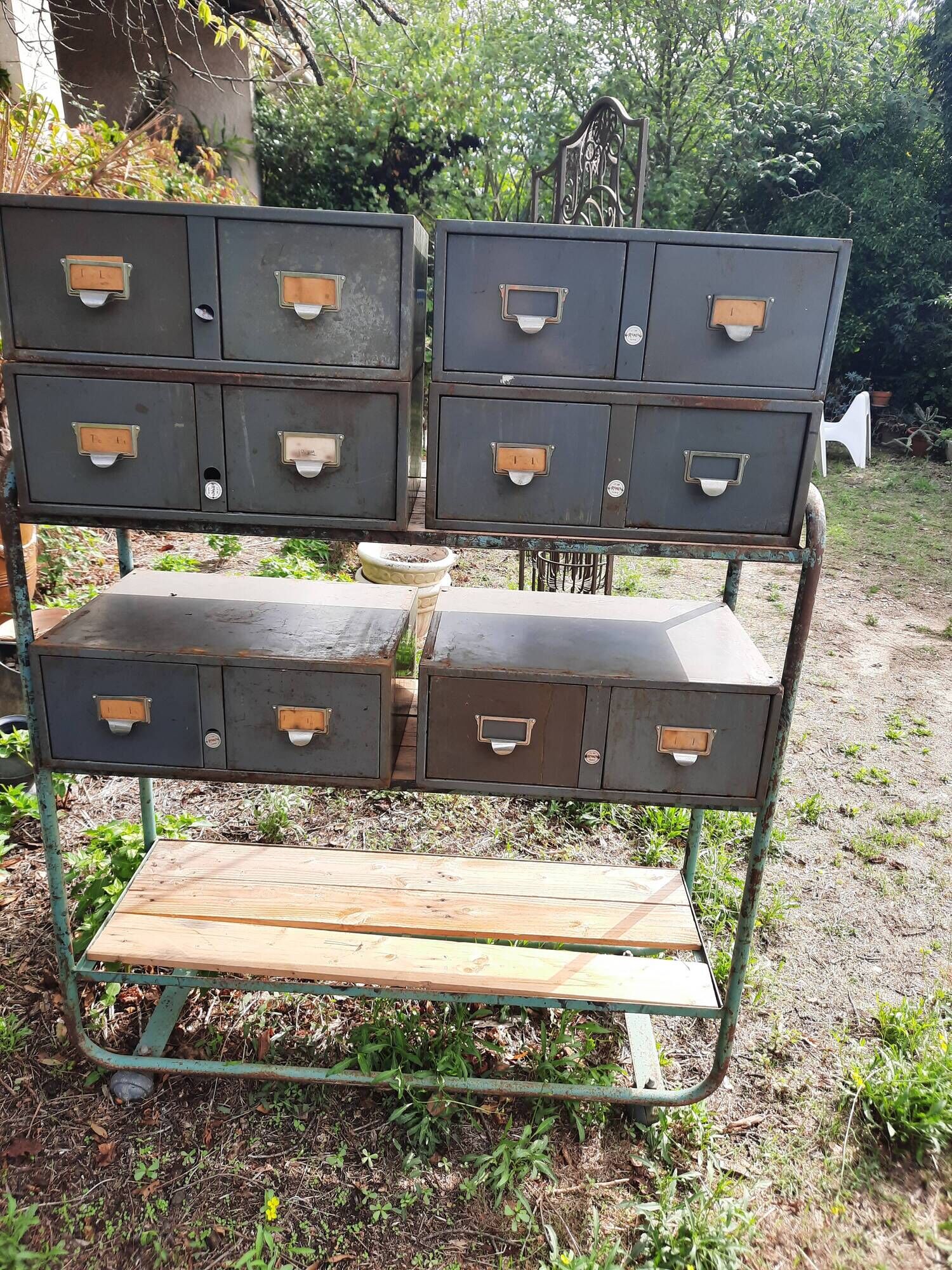 Roneo industrial drawer units