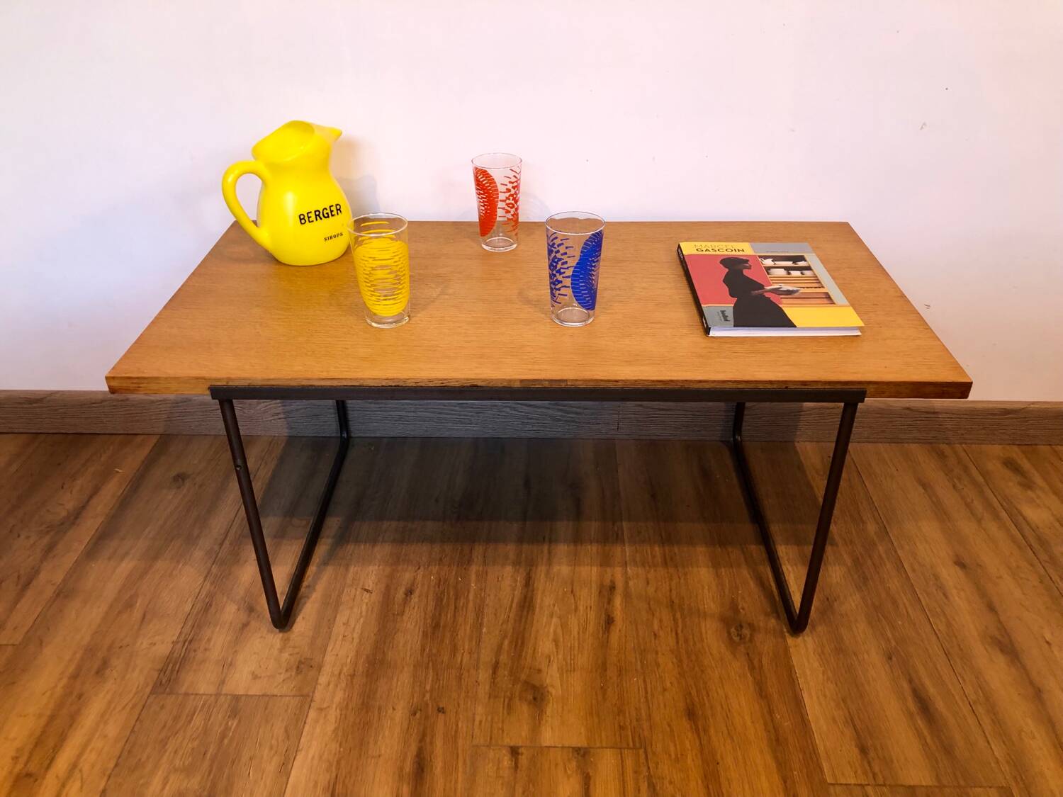 Table basse moderniste