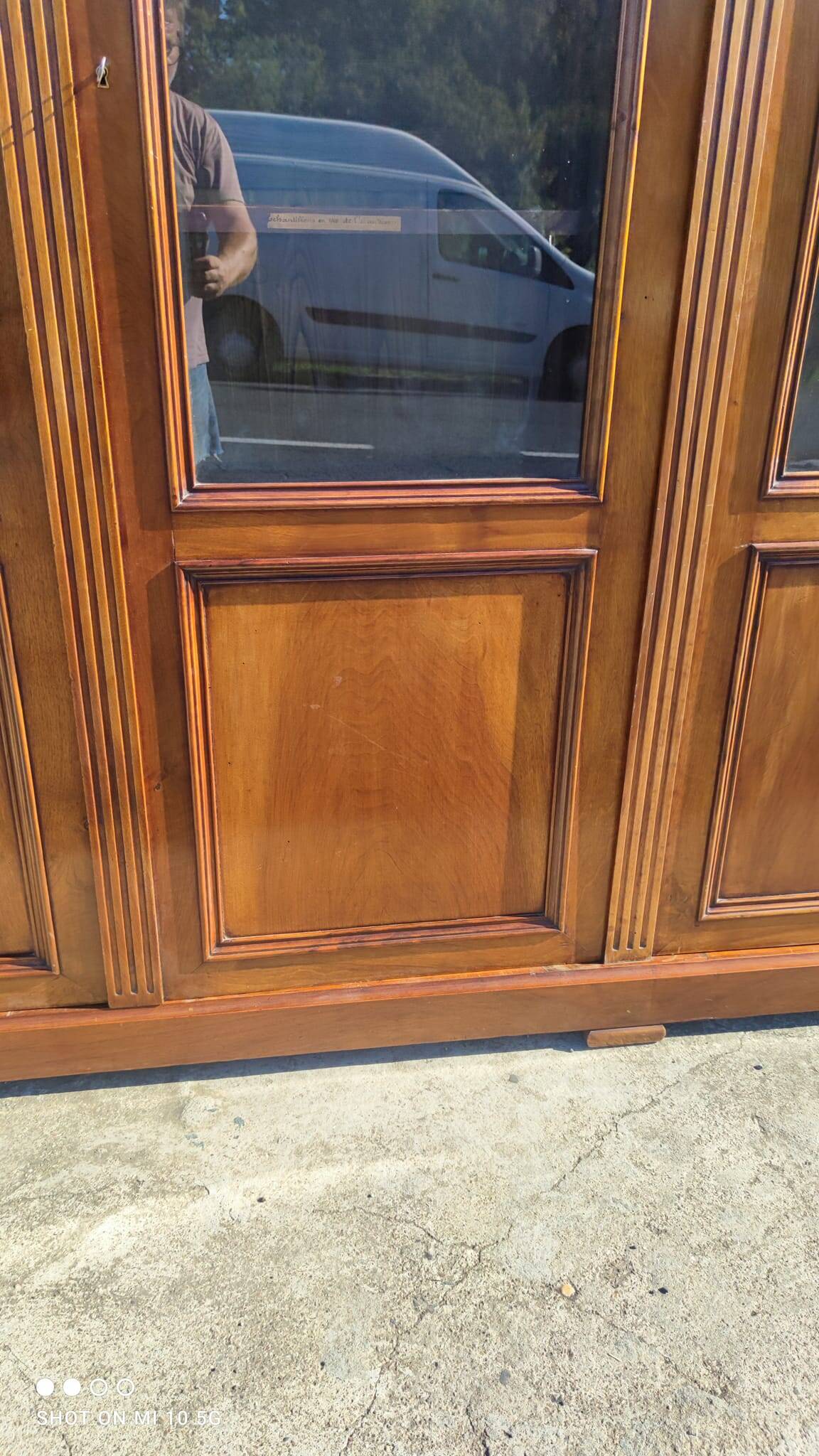 4-door bookcase in solid walnut circa 1880