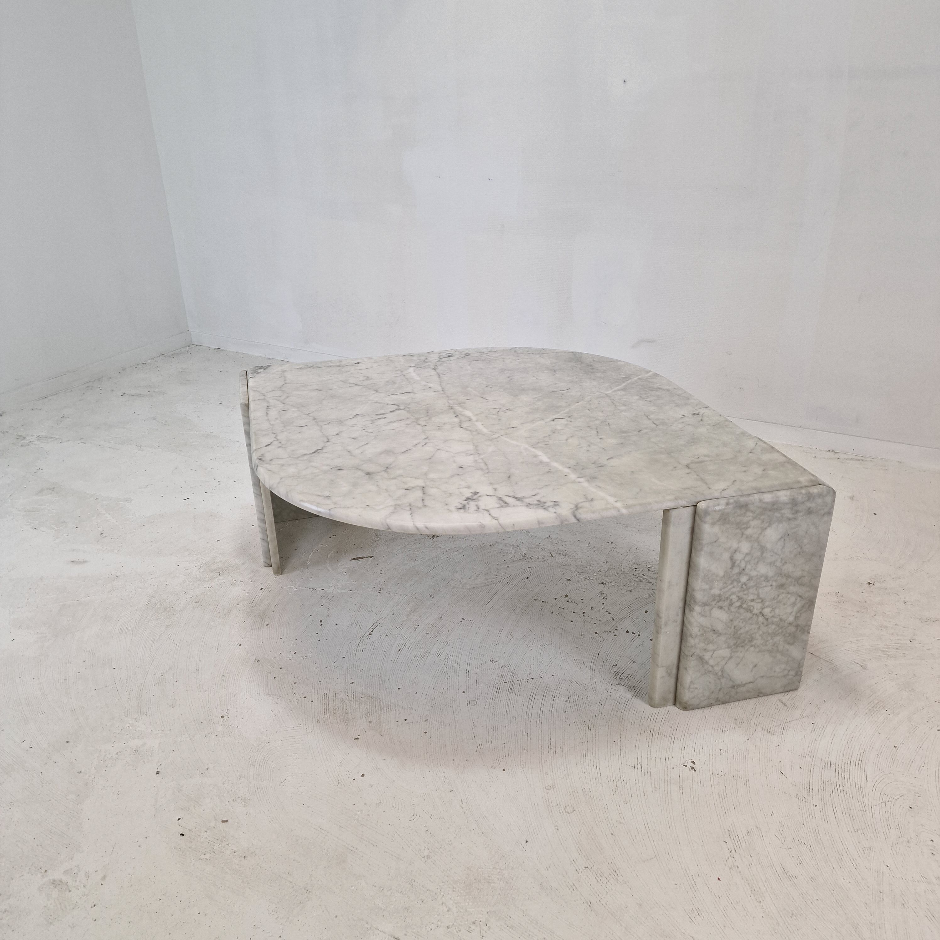 Italian Teardrop Shaped Marble Coffee Table, 1980s