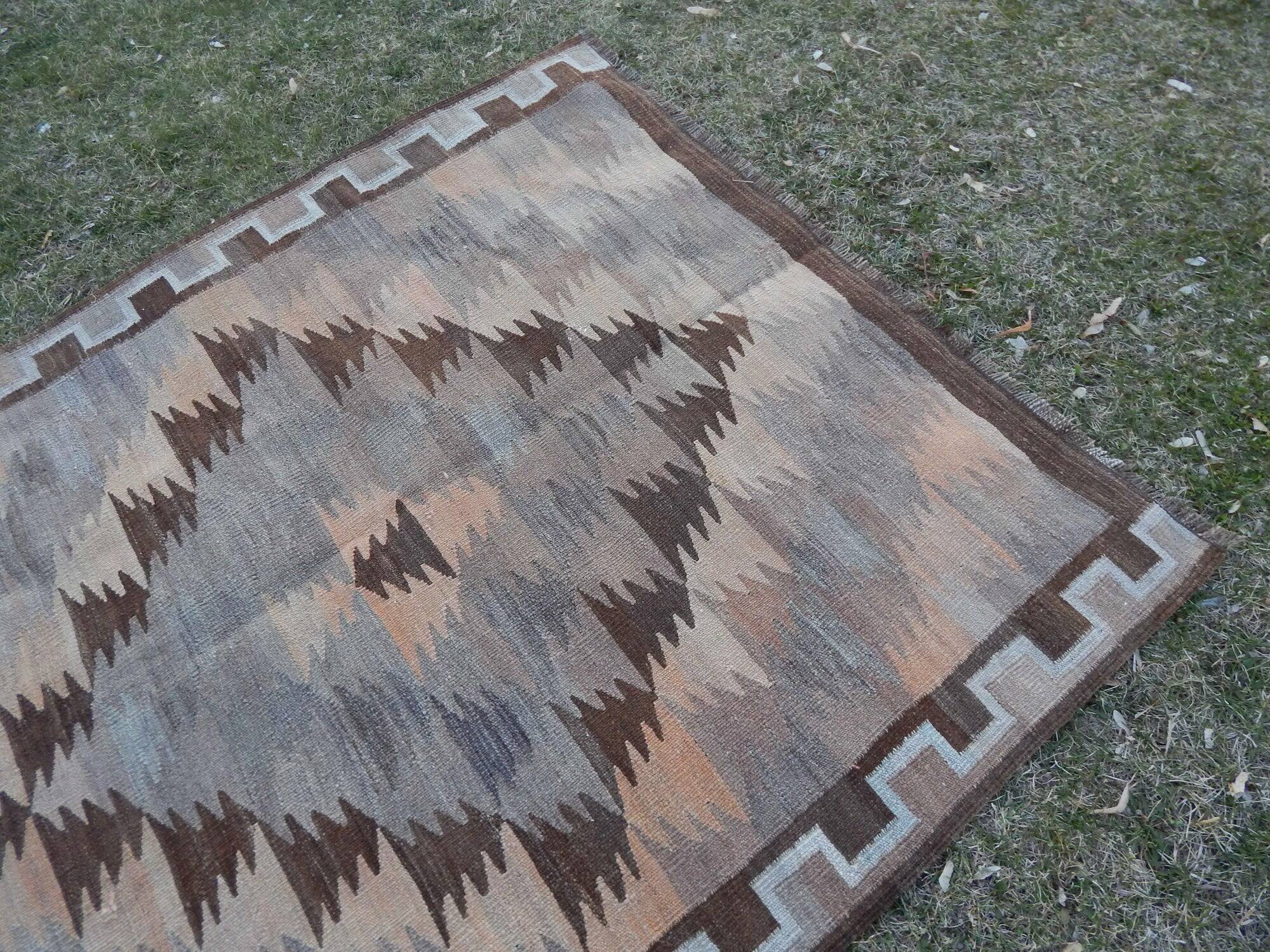Vintage Turkish kilim handwoven 142x284 cm