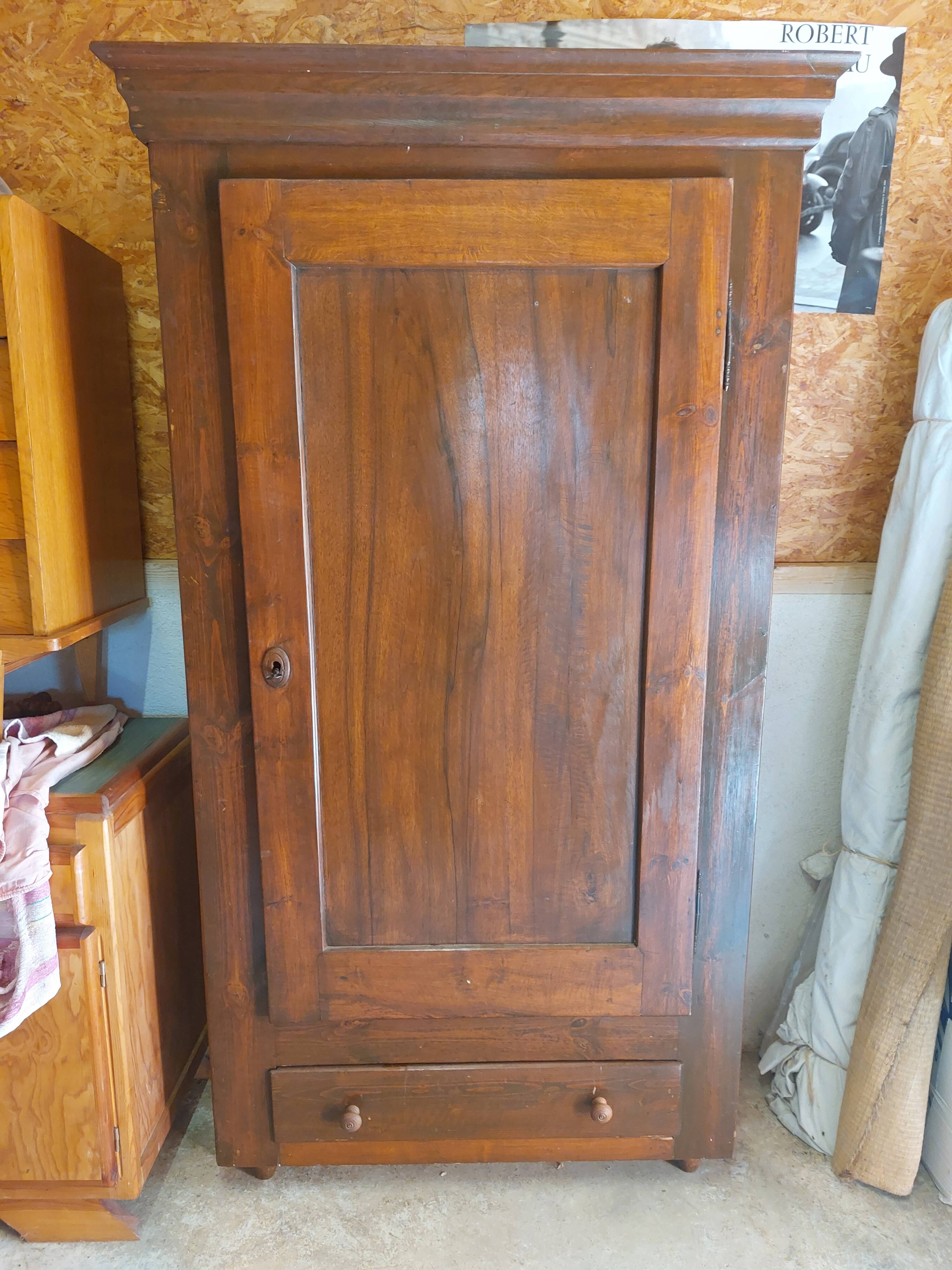 wardrobe, clothes rail