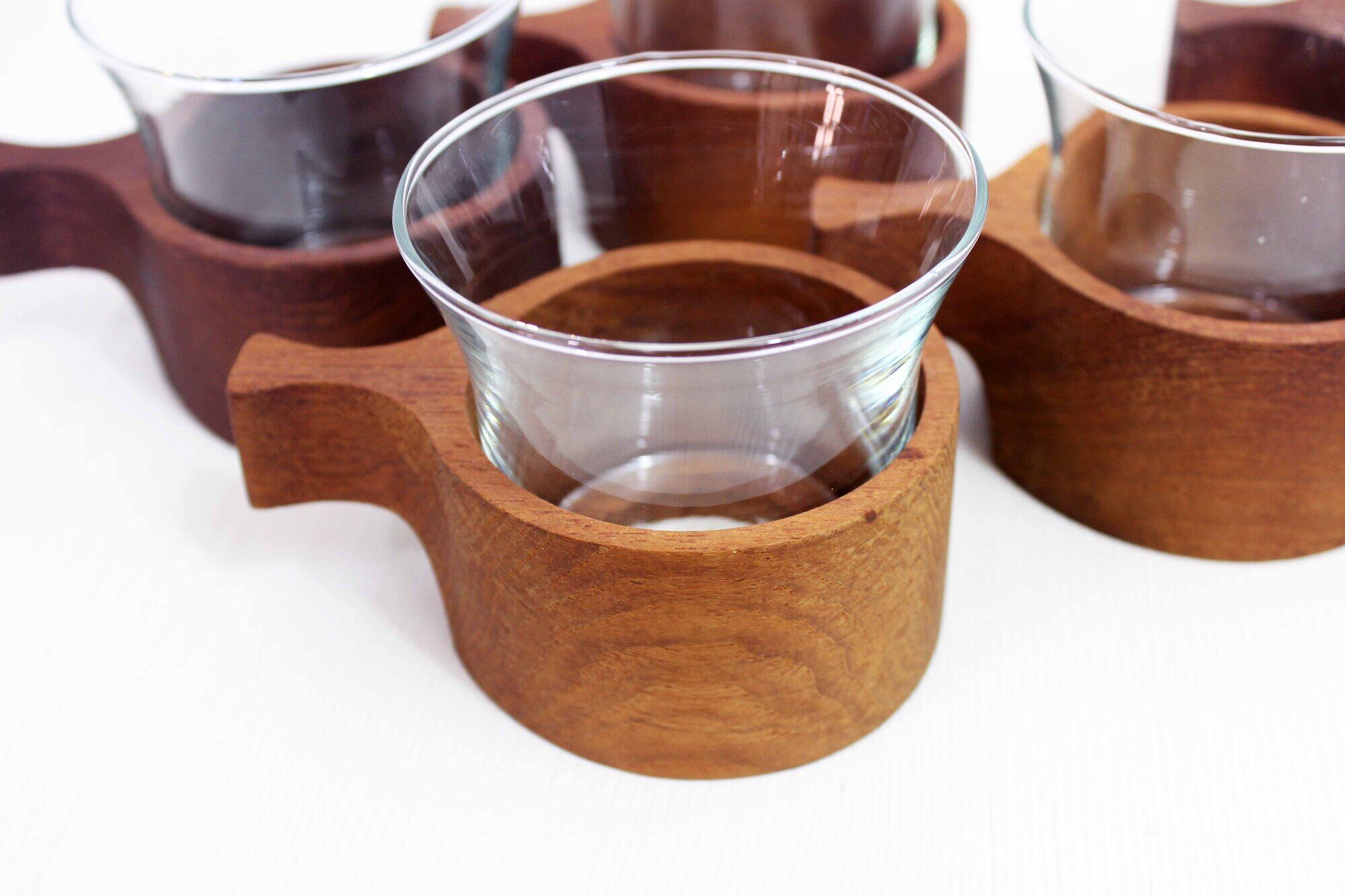 Set of 6 glasses or cups made of glass and teak