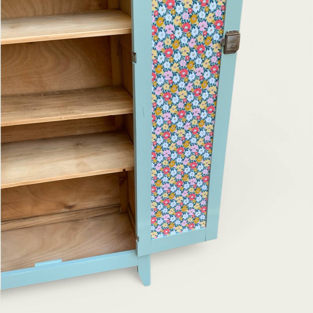 Armoire parisienne vintage bleu vert grisé