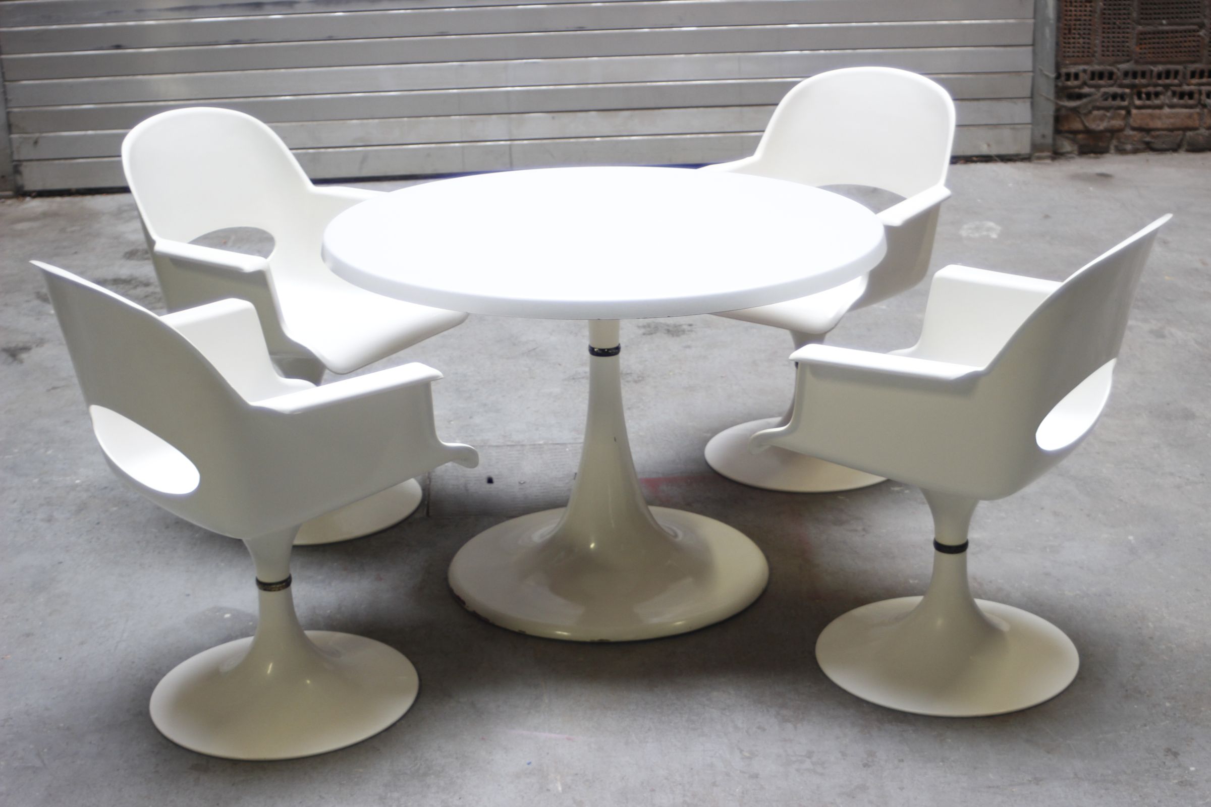 Dining Room Table and Chairs at Kurz's Tulipe Space Age, 1970s