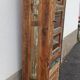 Bibliothèque en bois coloré avec vitres