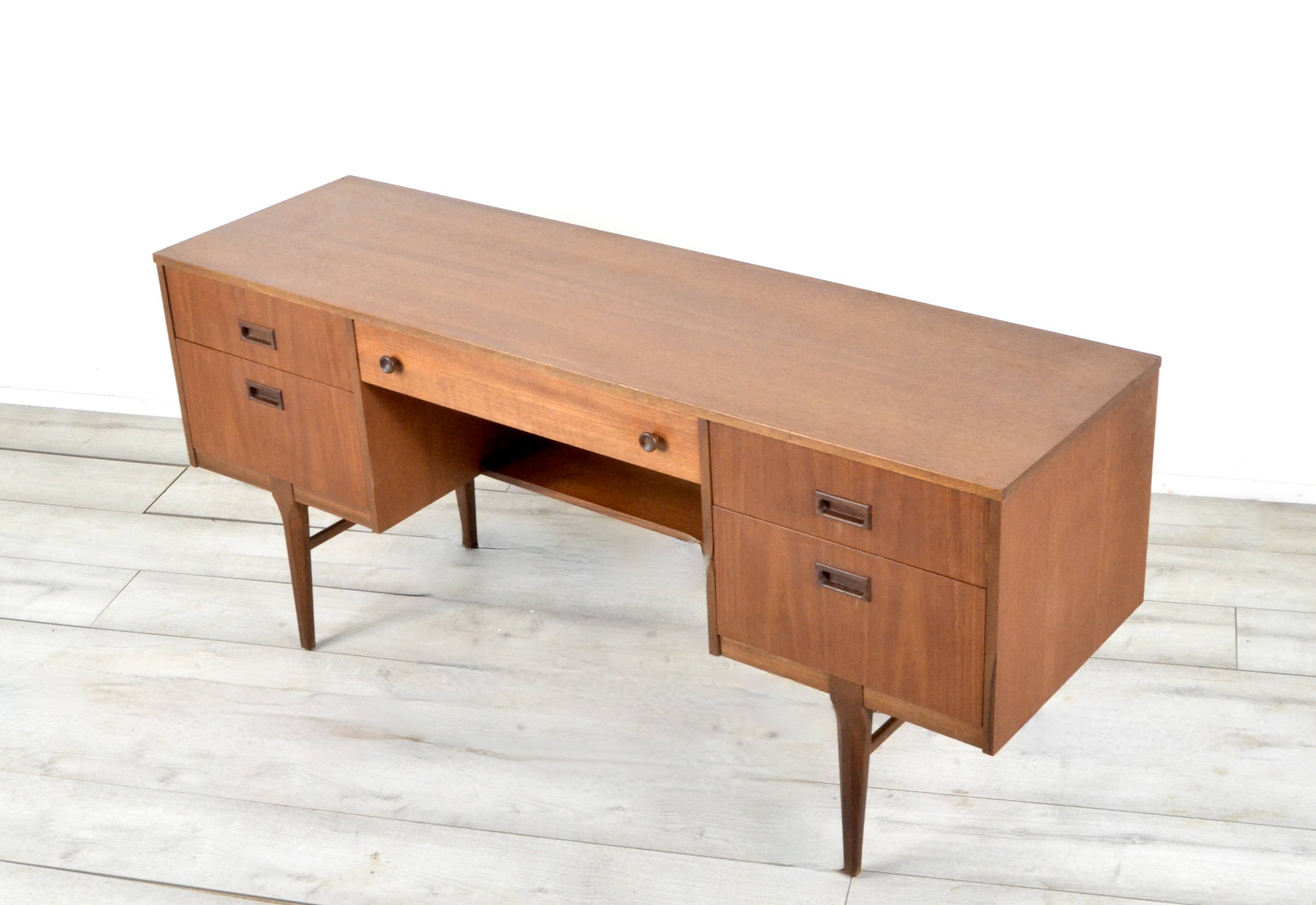 Bureau en teck danois du milieu du siècle, coiffeuse, tiroirs, buffet. Livraison. Vin