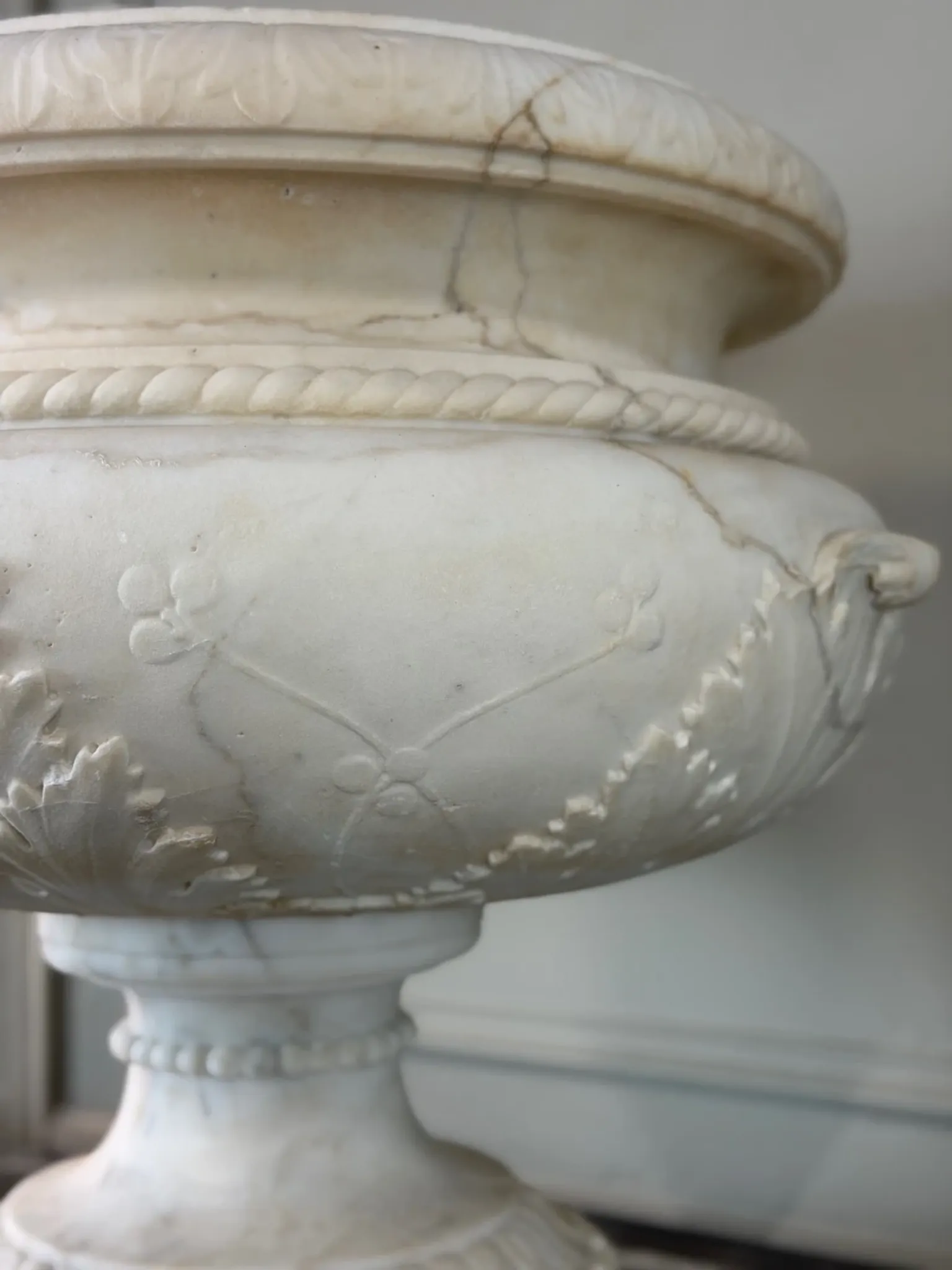 Neoclassical basin in white Carrara marble, Italy, late 18th to early 19th century.