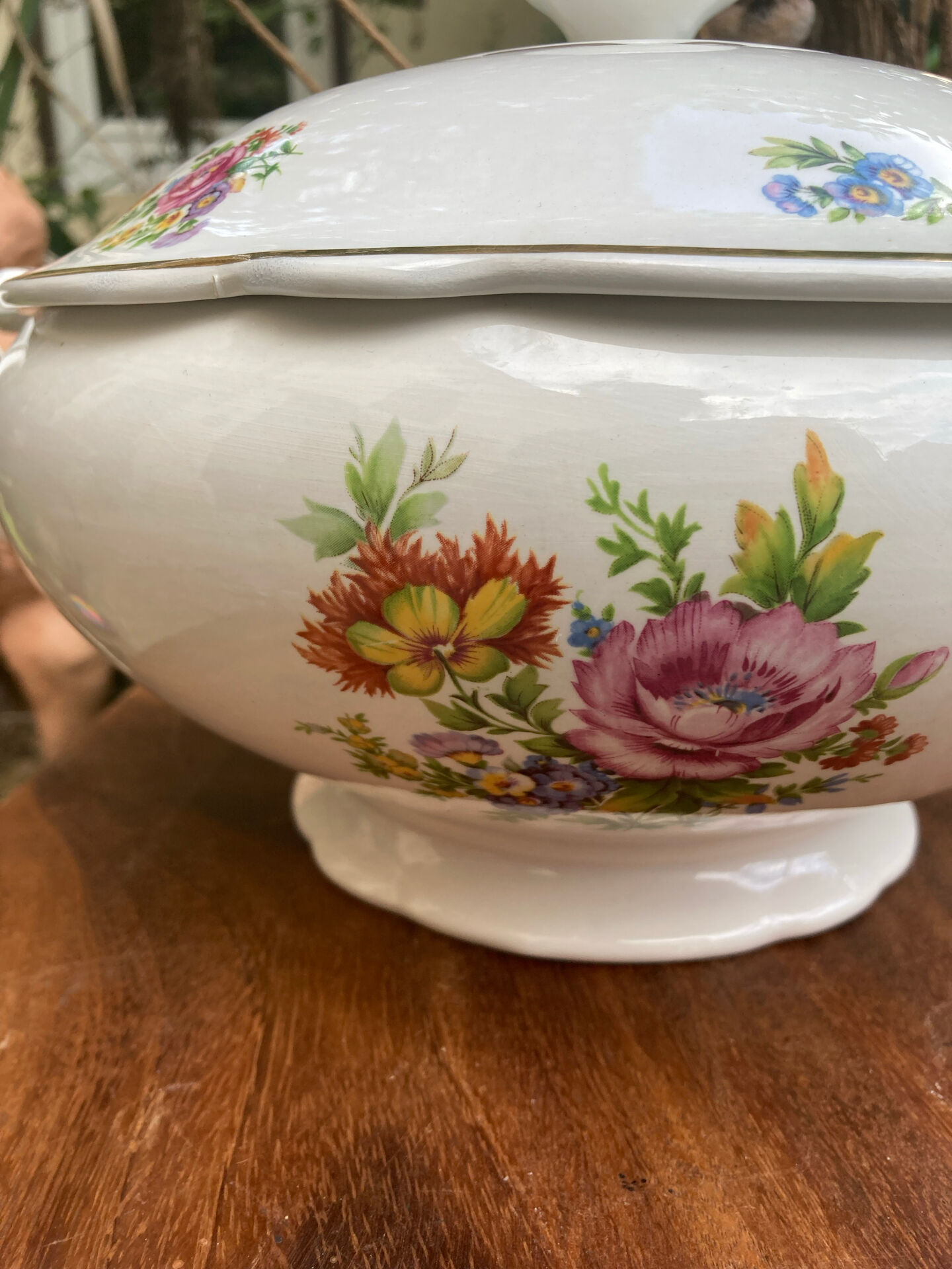 Soupière Digoin Sarreguemines motif romantique
