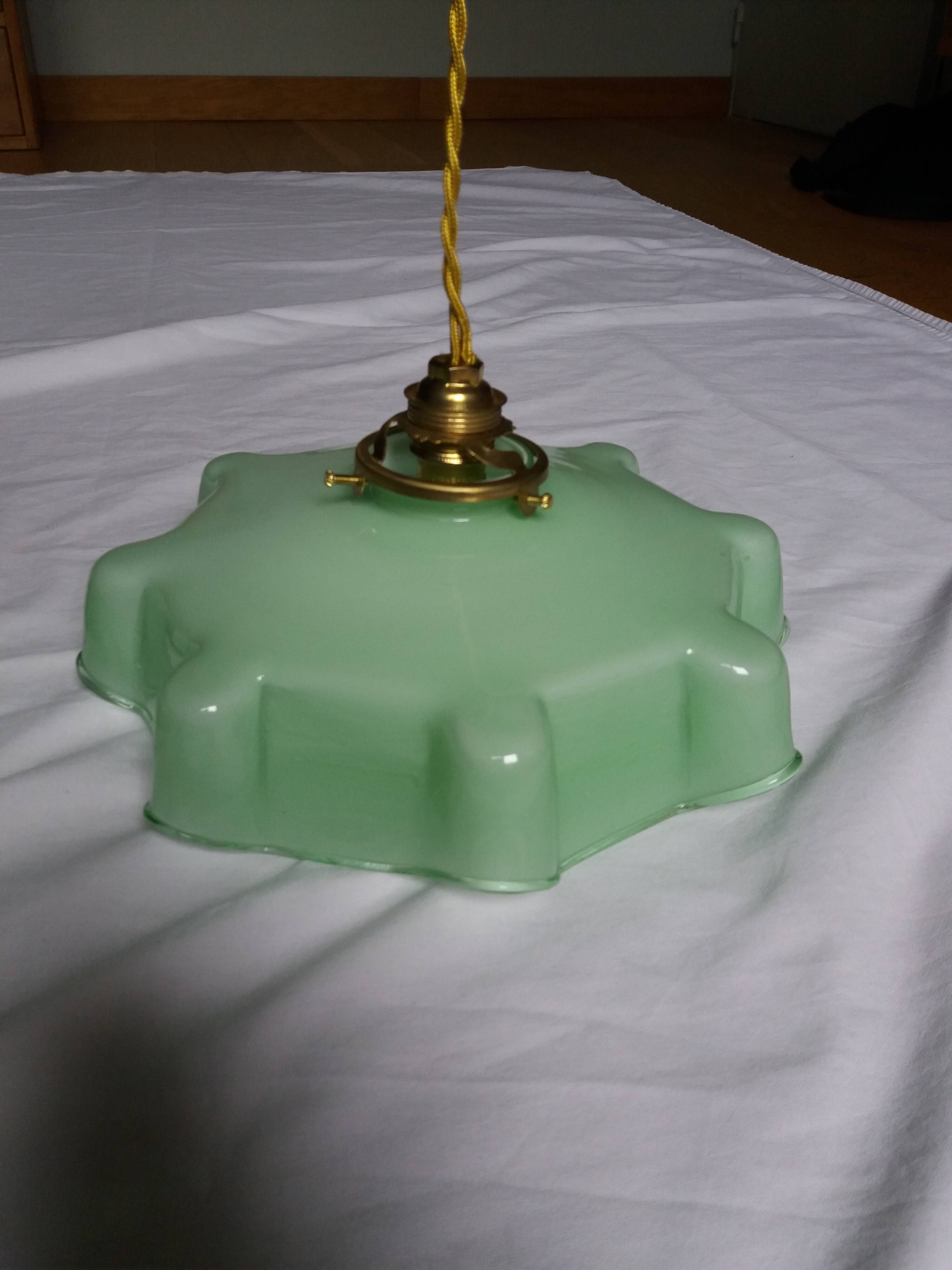 Suspensions abat jour opaline vert pastel