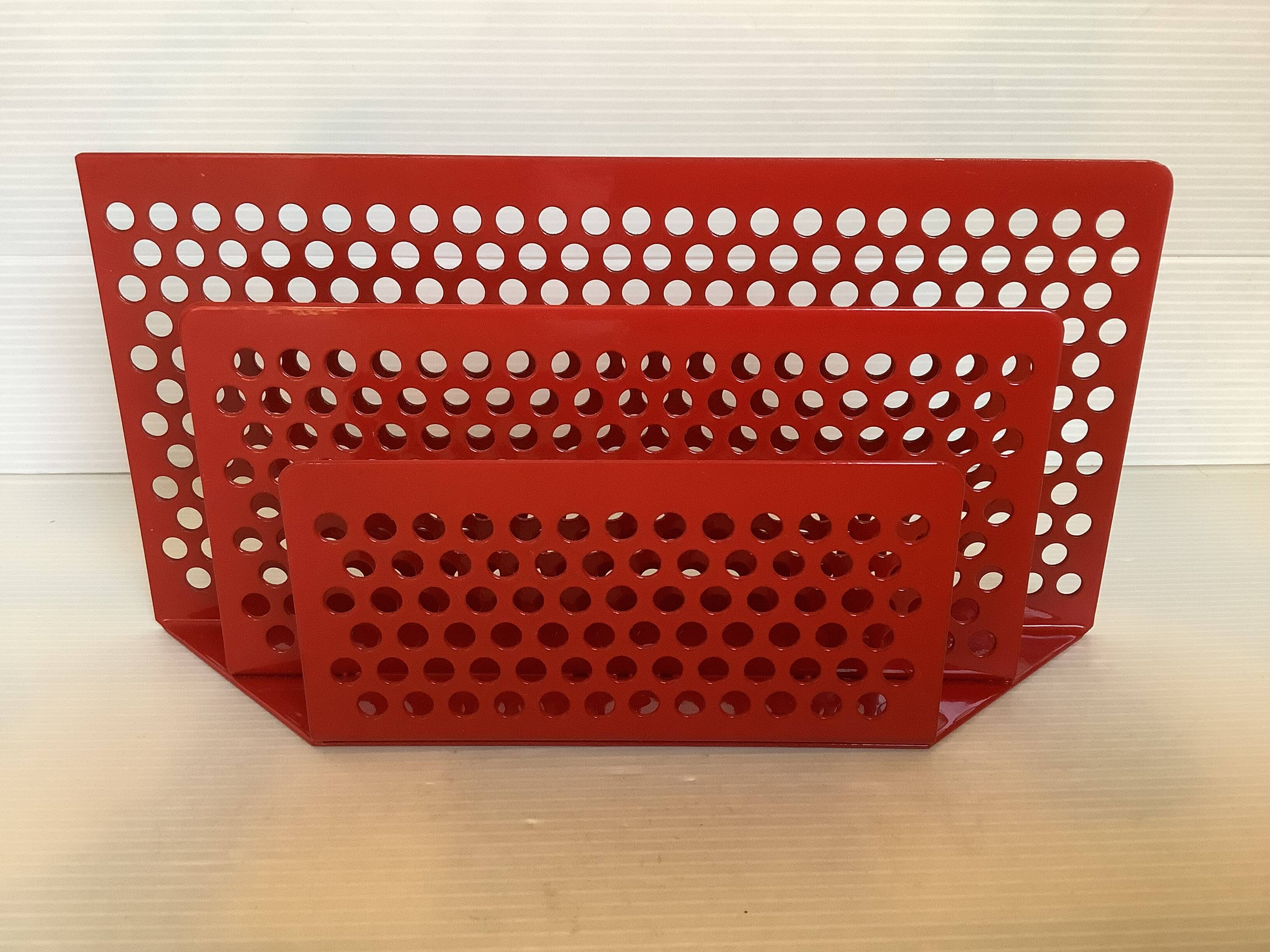 Red mail holder