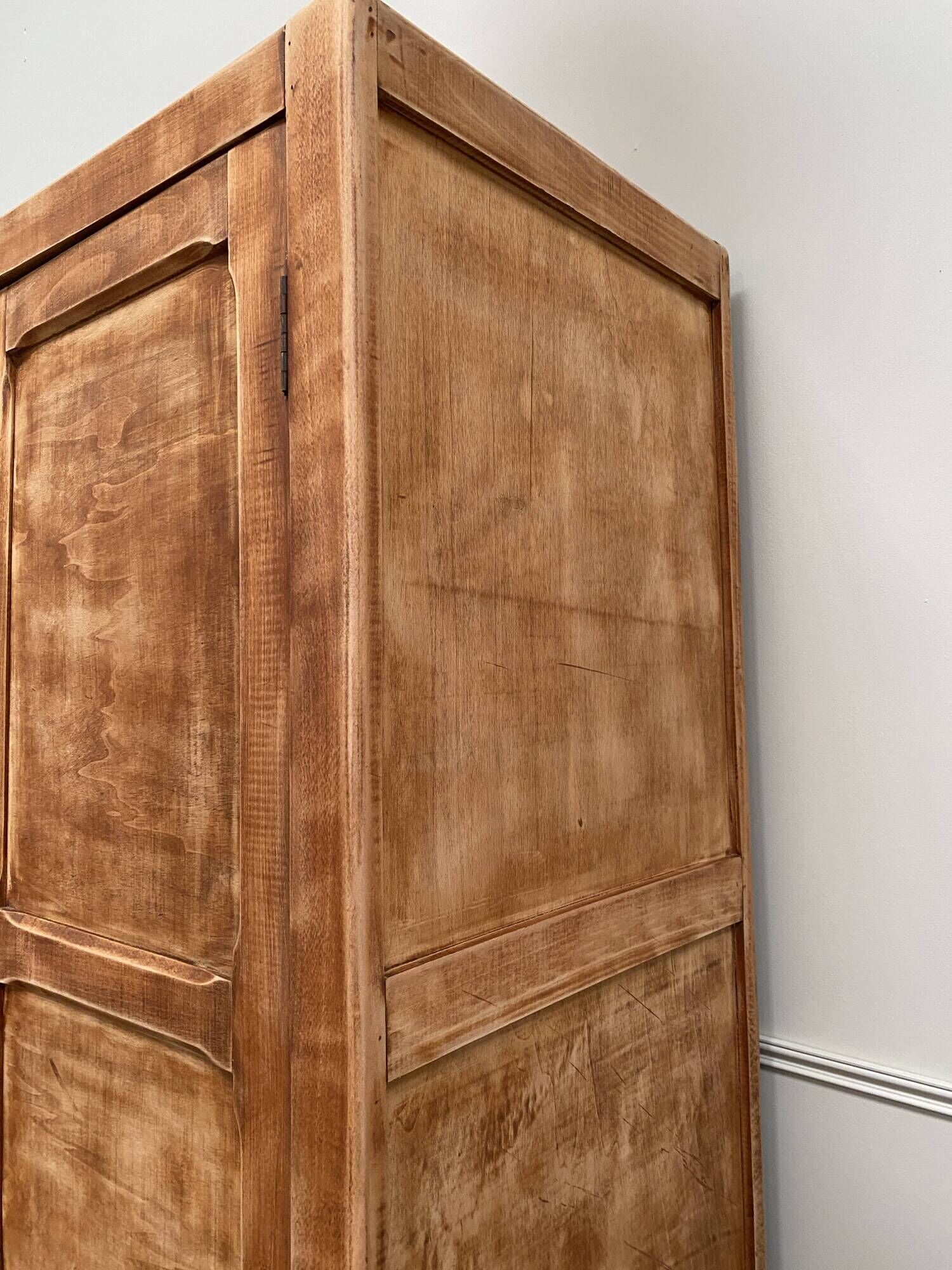 armoire parisienne ou penderie