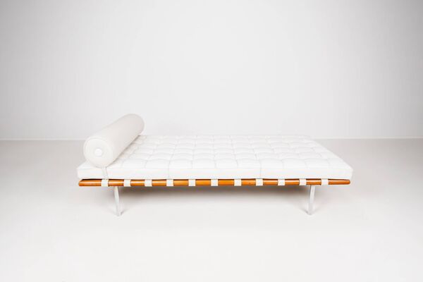Lit de jour Barcelona par Ludwig Mies van der Rohe pour Knoll, années 1980.