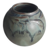 A very original ceramic vase from Denbac