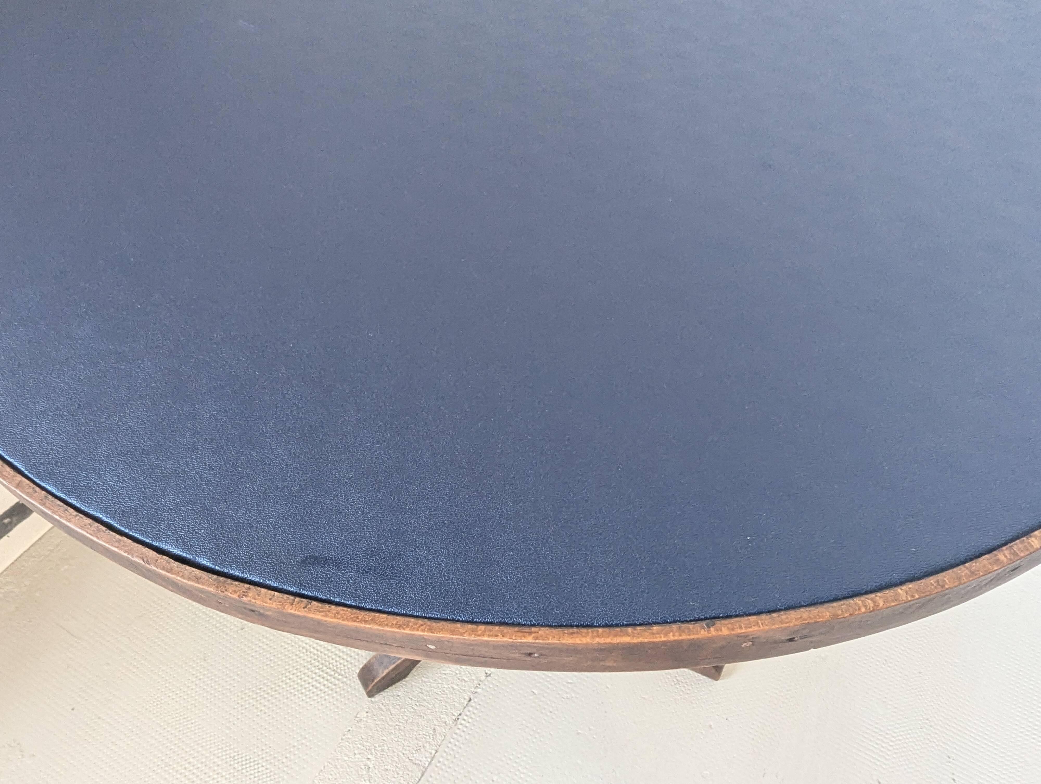 Table d'appoint ronde, pied en chêne tourné