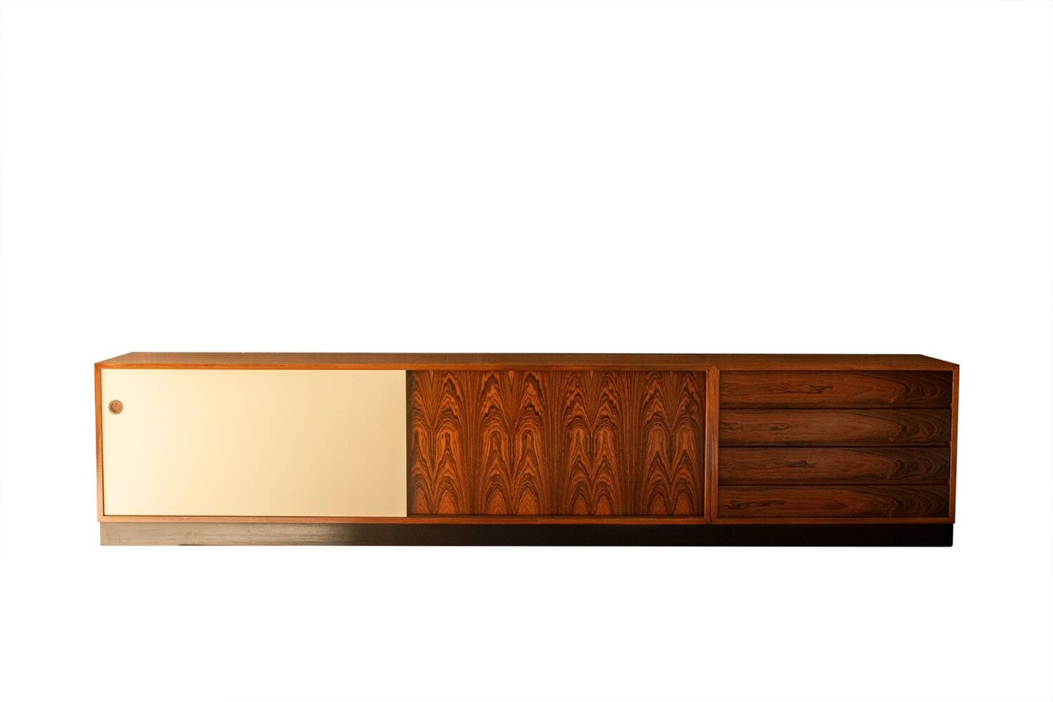 Wilhelm Renz. Enfilade en palissandre et stratifié. Circa 1960-70.