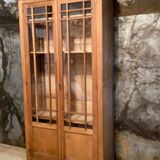 Bibliothèque en bois brut