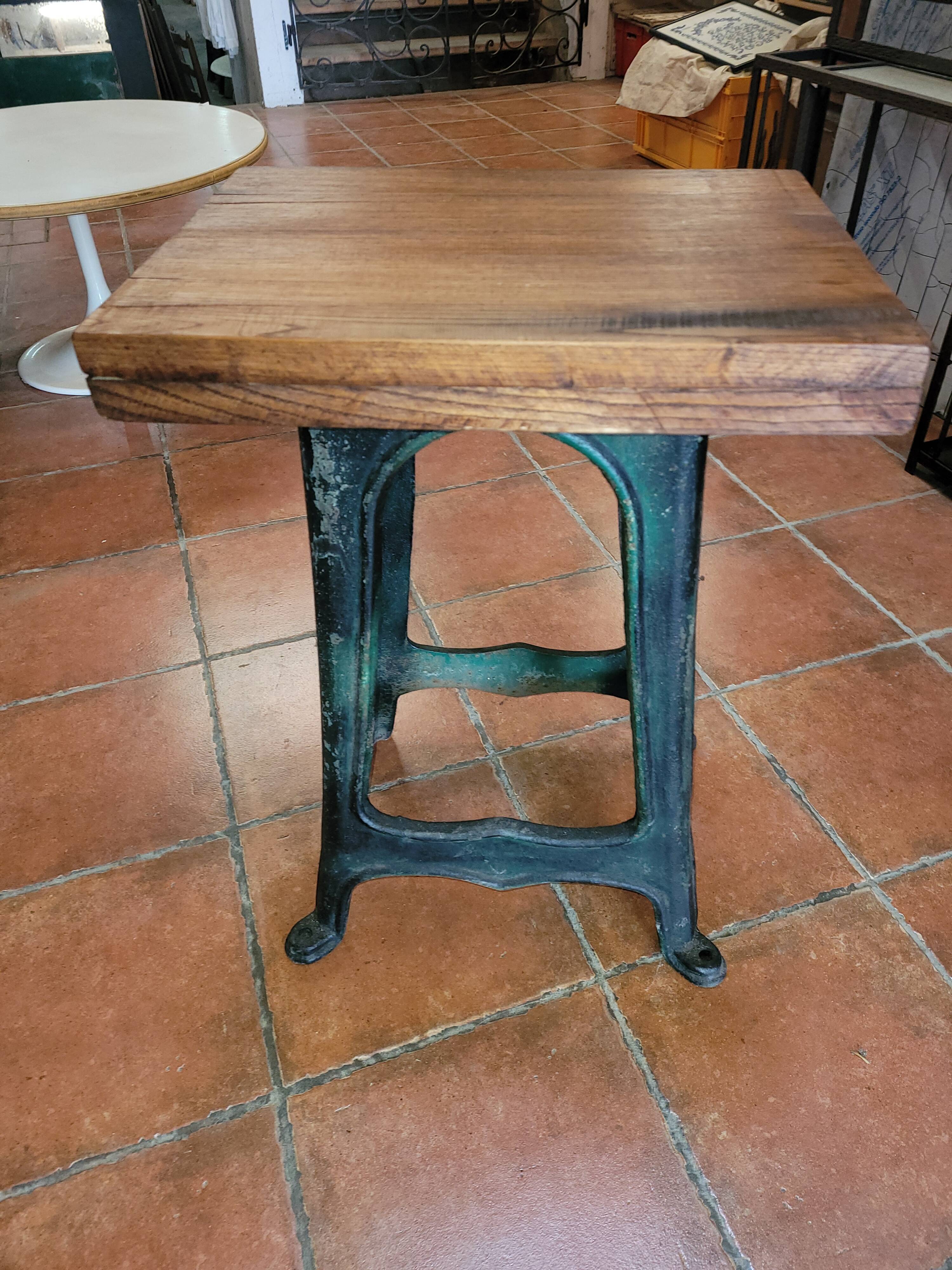 Industrial table cast iron foot