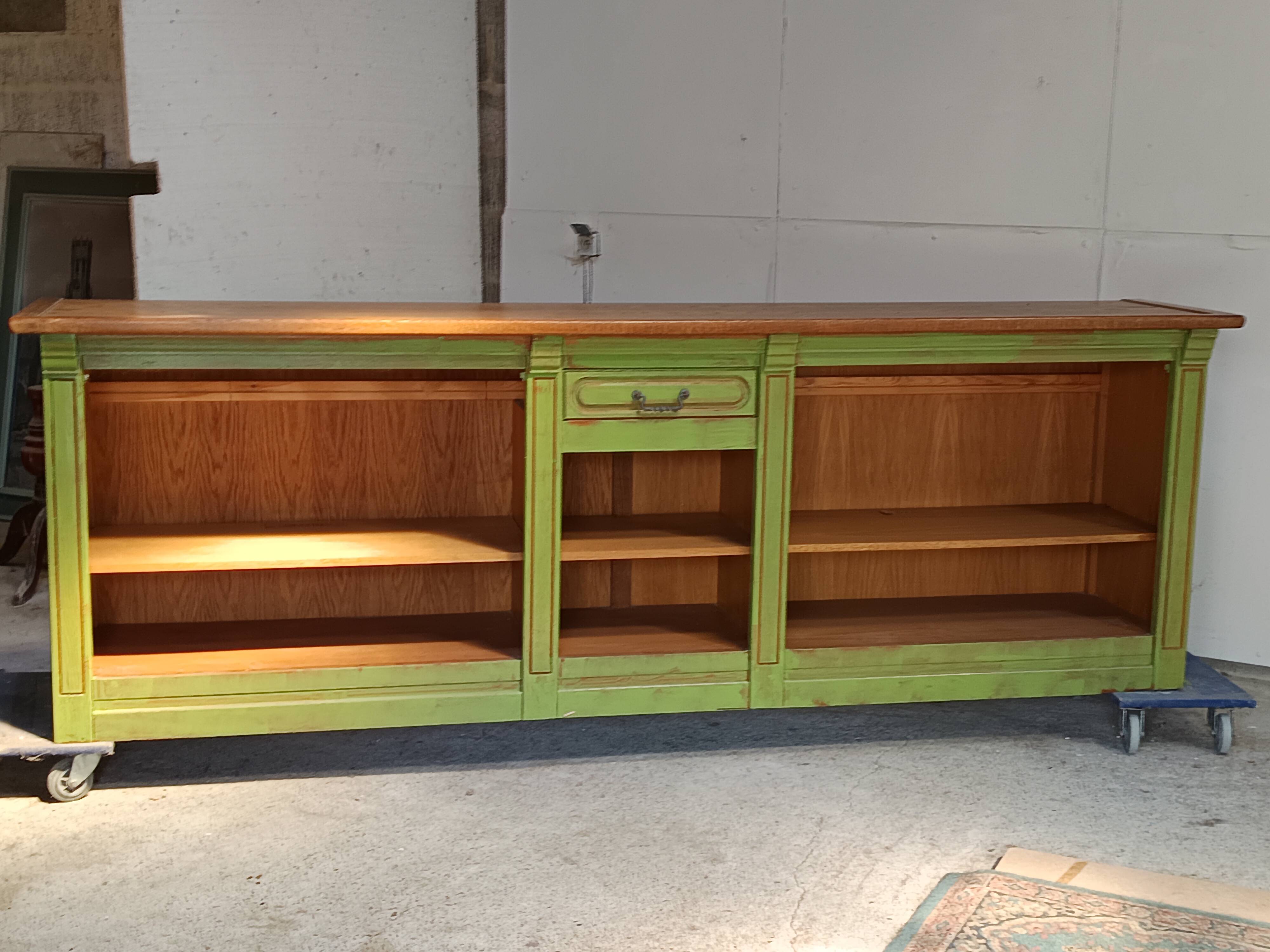 Ancien comptoir en bois