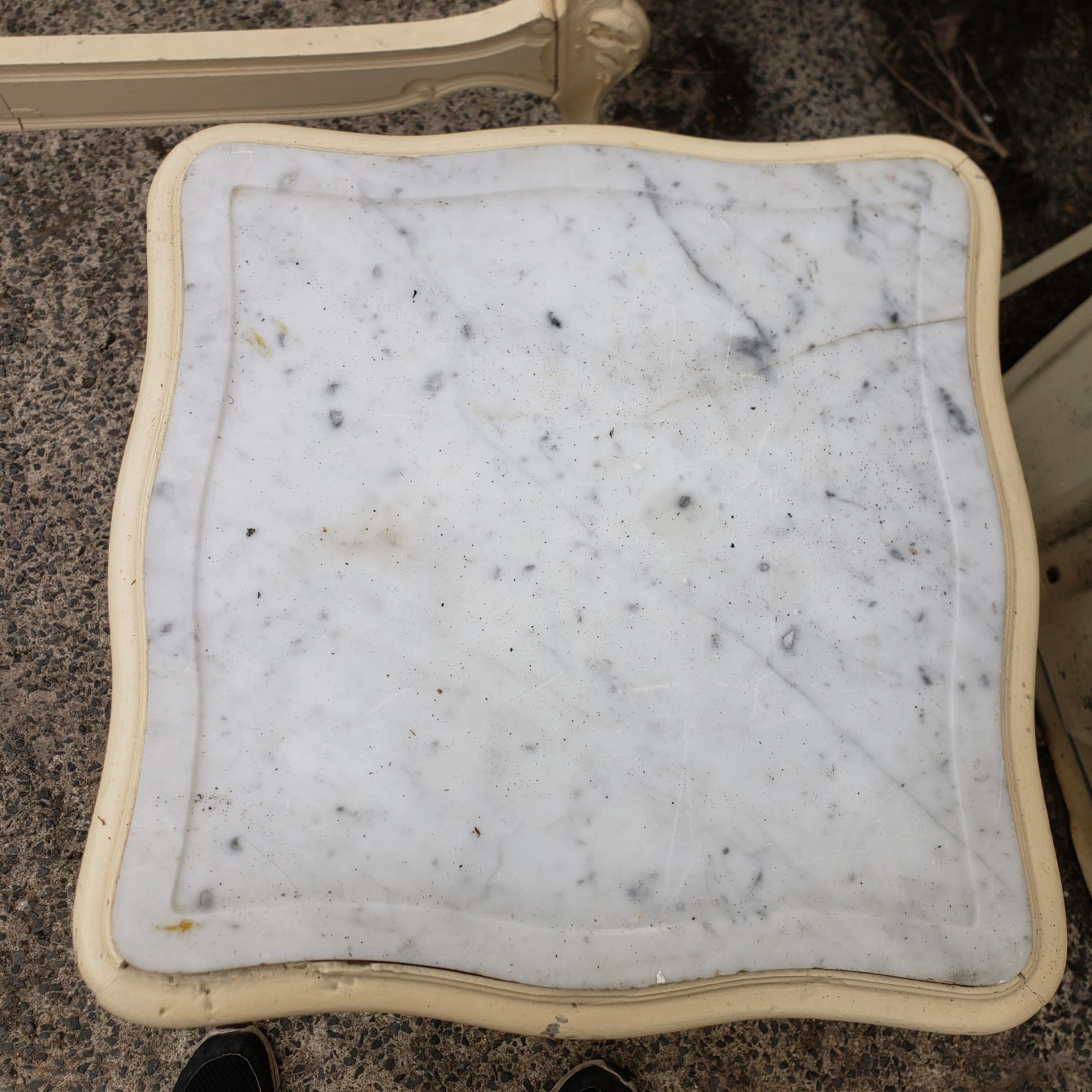 Table de chevet cannage et marbre