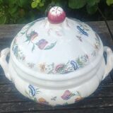 Large porcelain soup tureen from the Sarreguemines earthenware factory, Rouen model