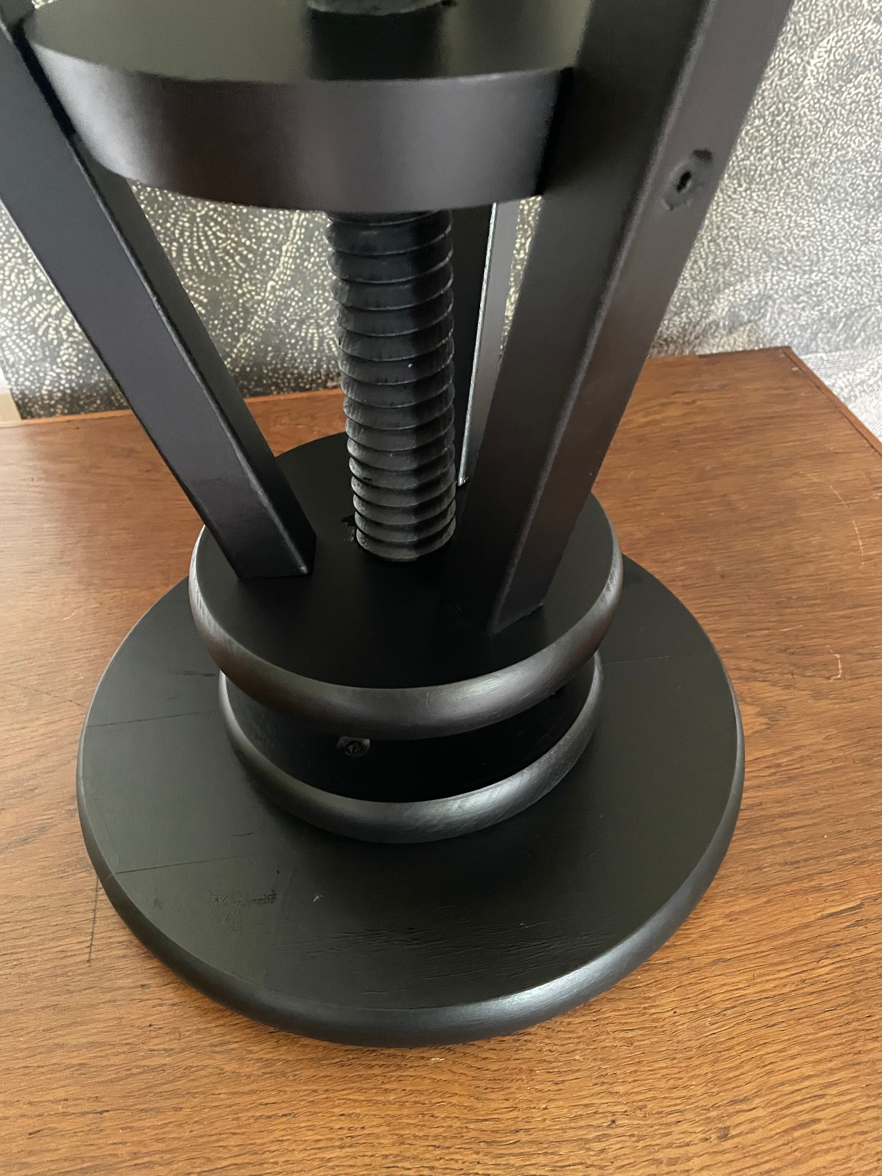 Tabouret à vis