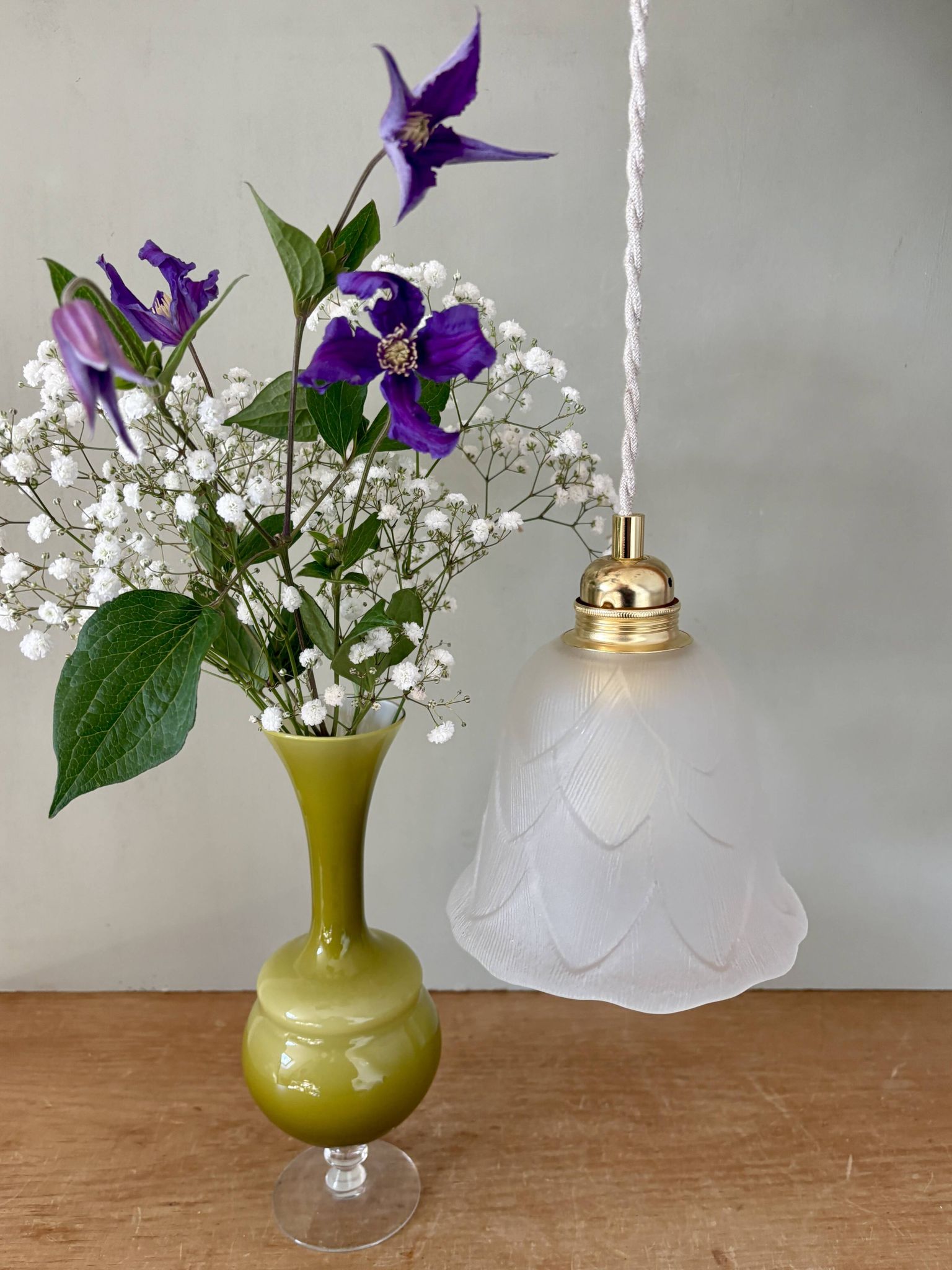 Suspension tulipe vintage en verre dépoli