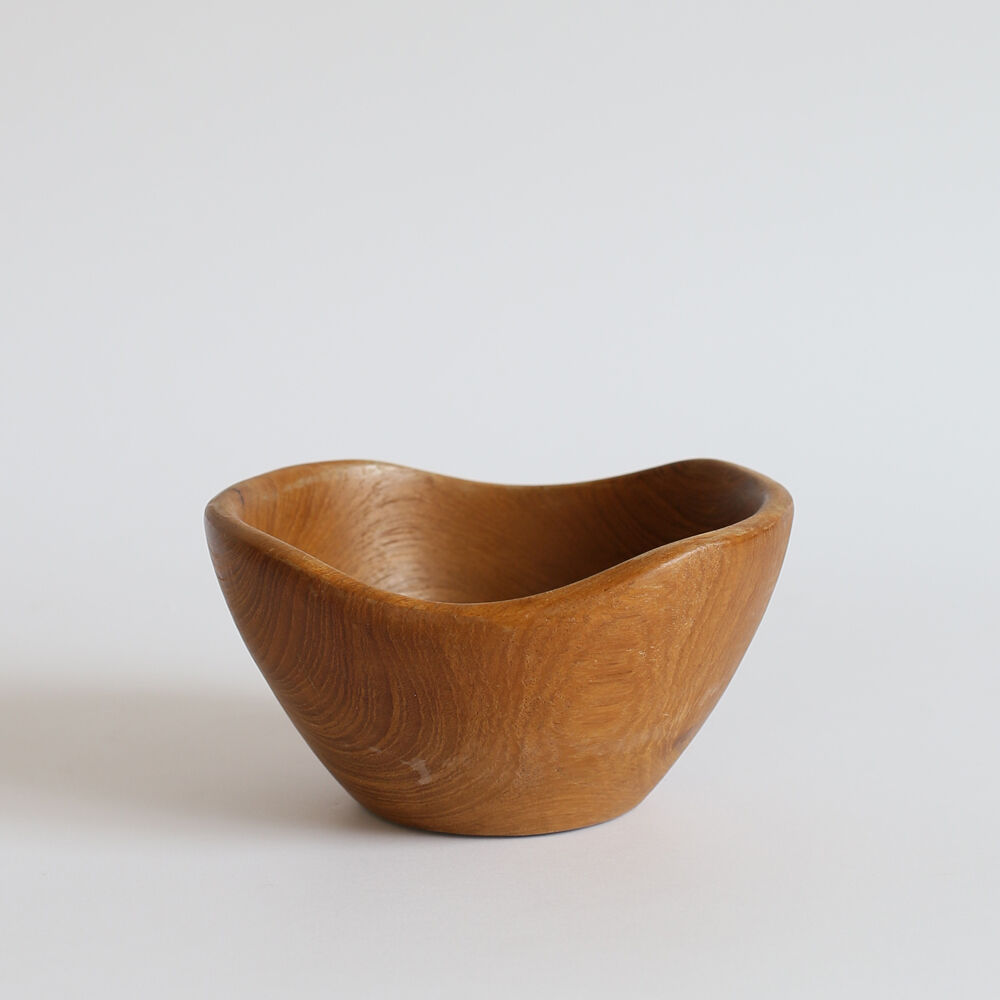 Solid wood bowl