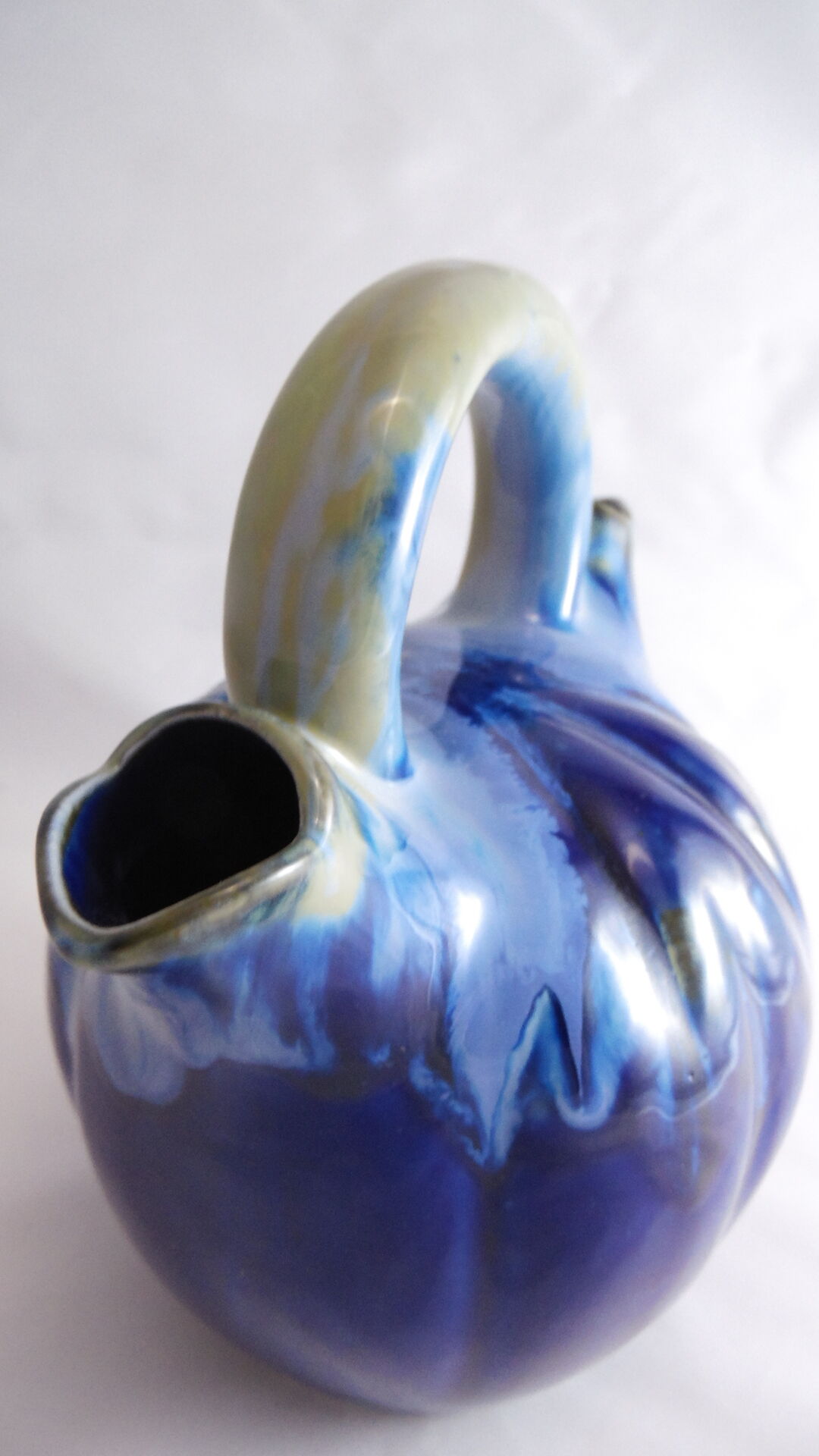 Cruche céramique vintage barbotine signé Alpho