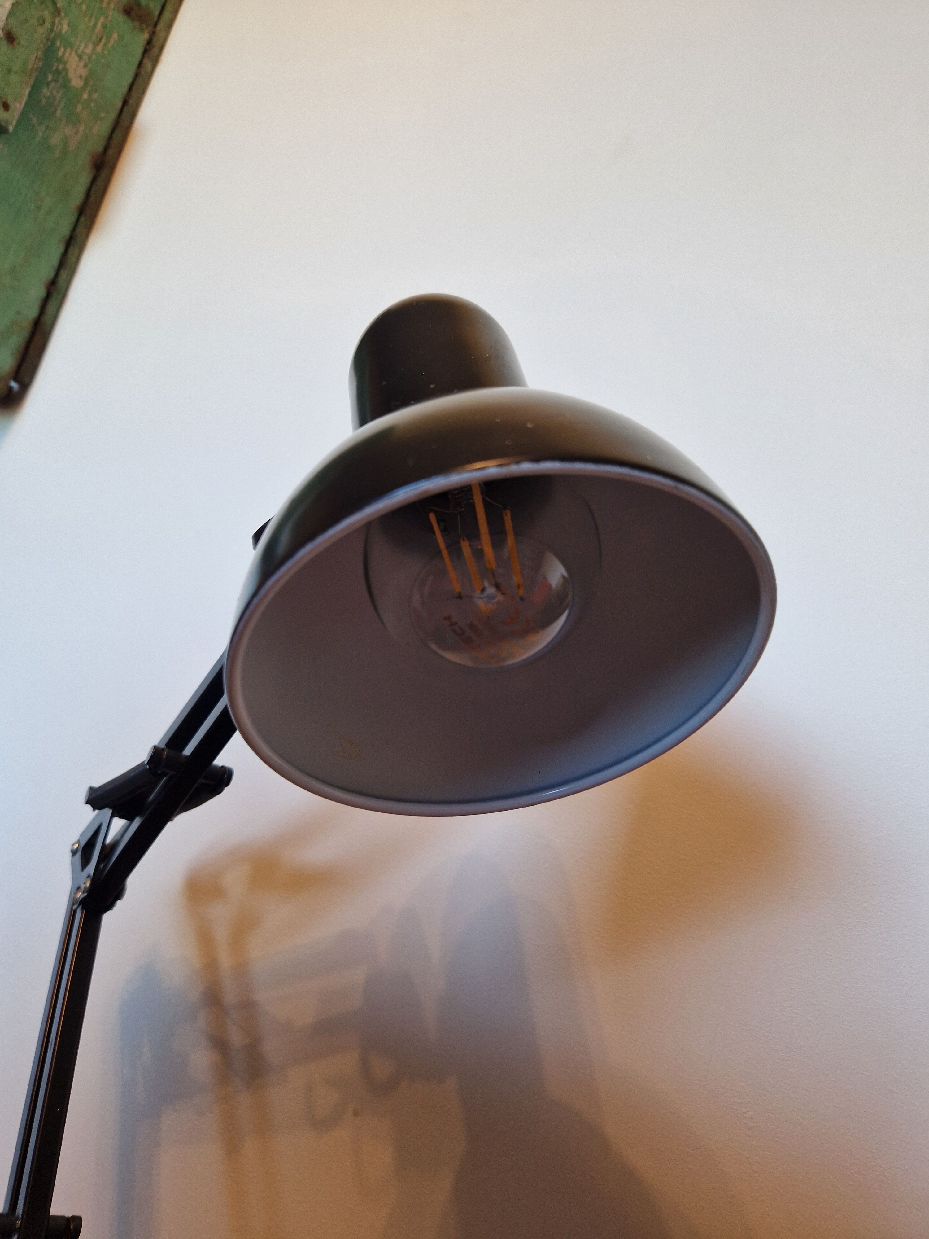 Black vintage articulated desk lamp