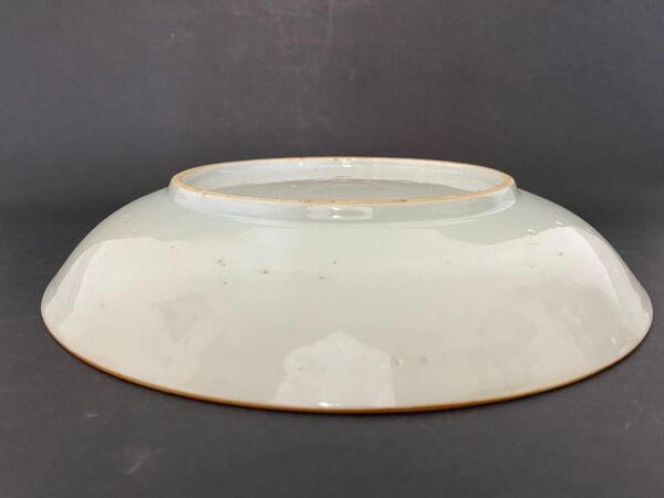 Assiette chinoise inspirée de la famille bleue Compagnie des Indes, milieu du 19e siècle
