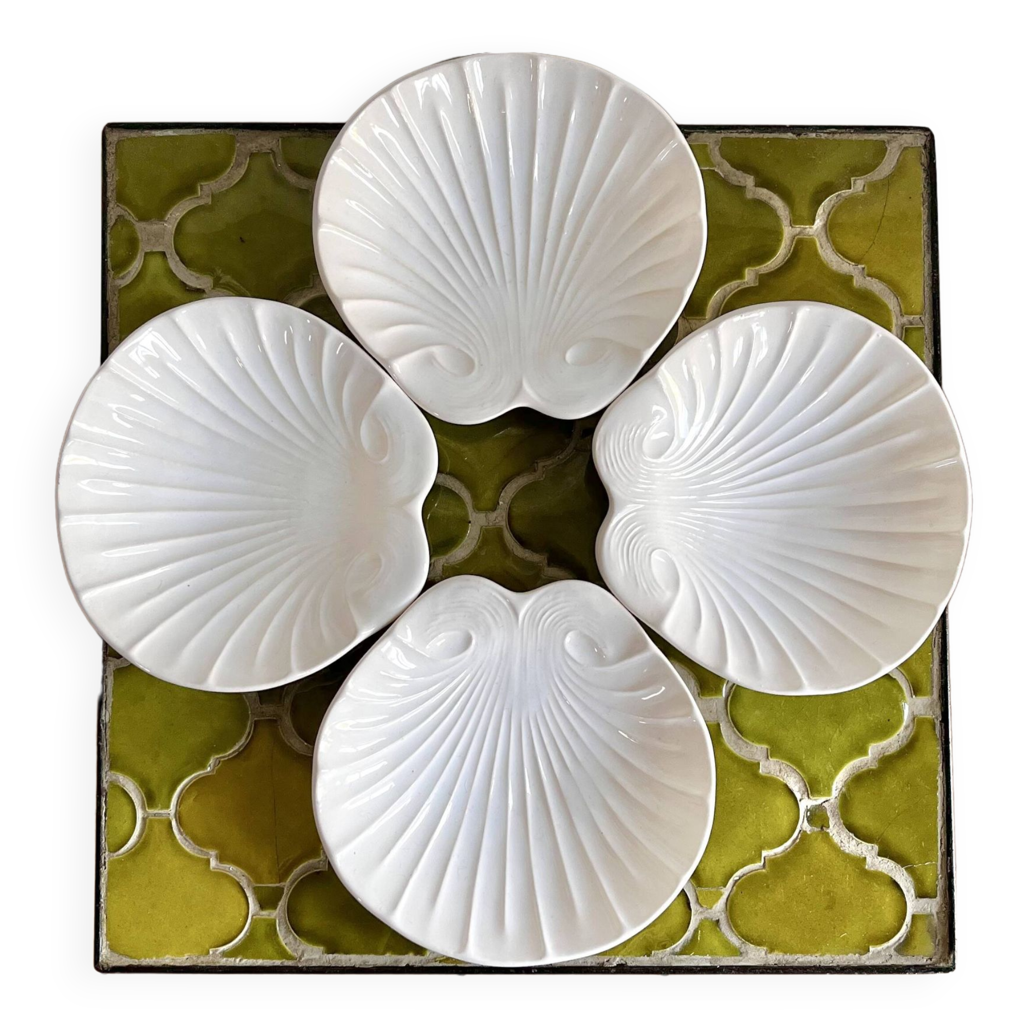 4 scallop bowls