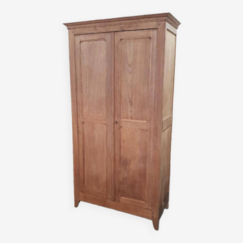 Armoire parisienne