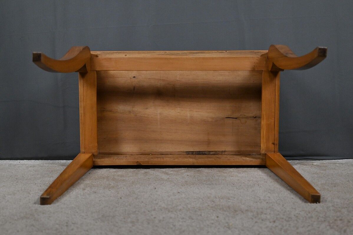 Small walnut console table, Restoration period – early 19th century.
