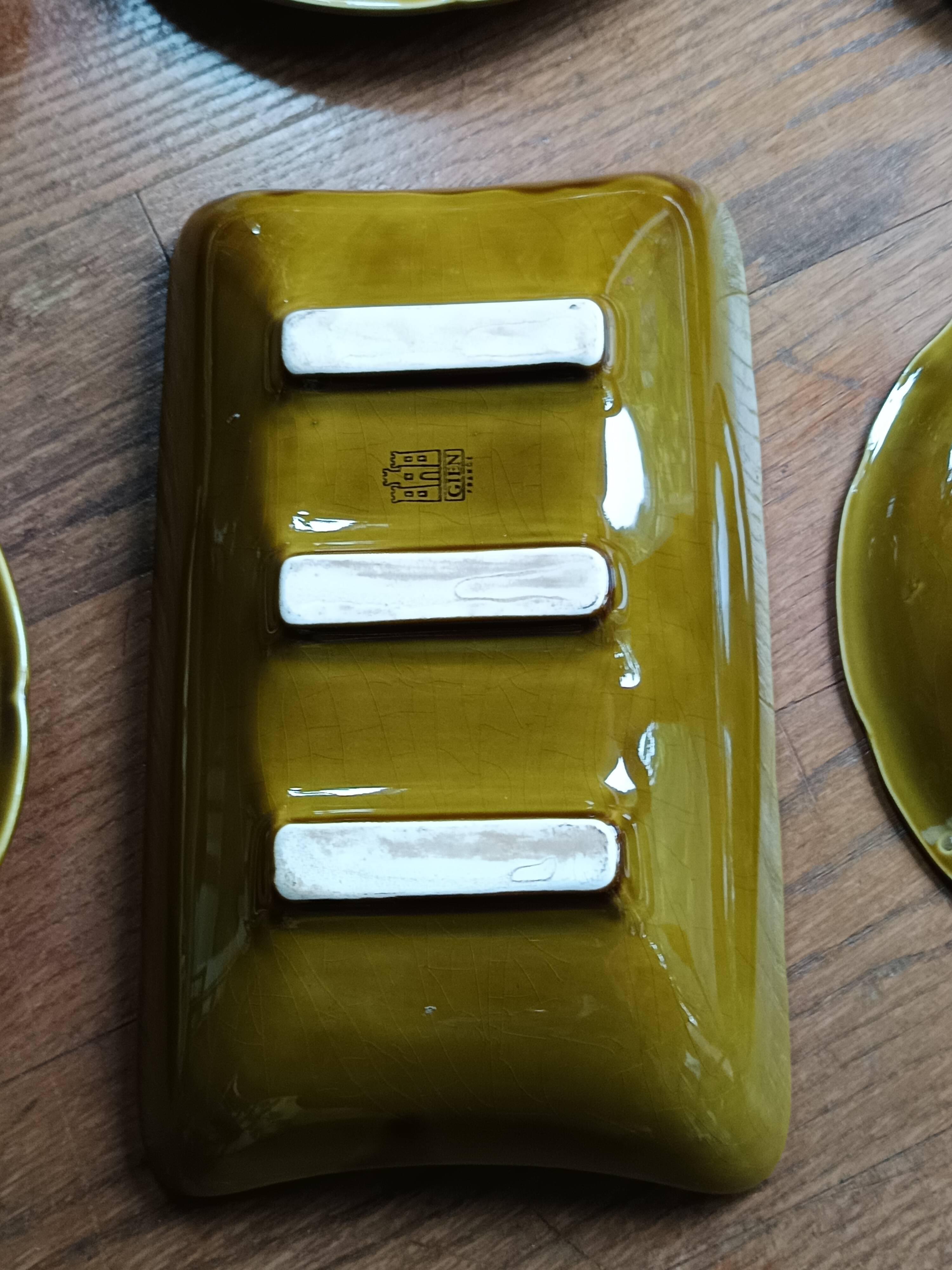 Gien glossy earthenware asparagus service, 1970