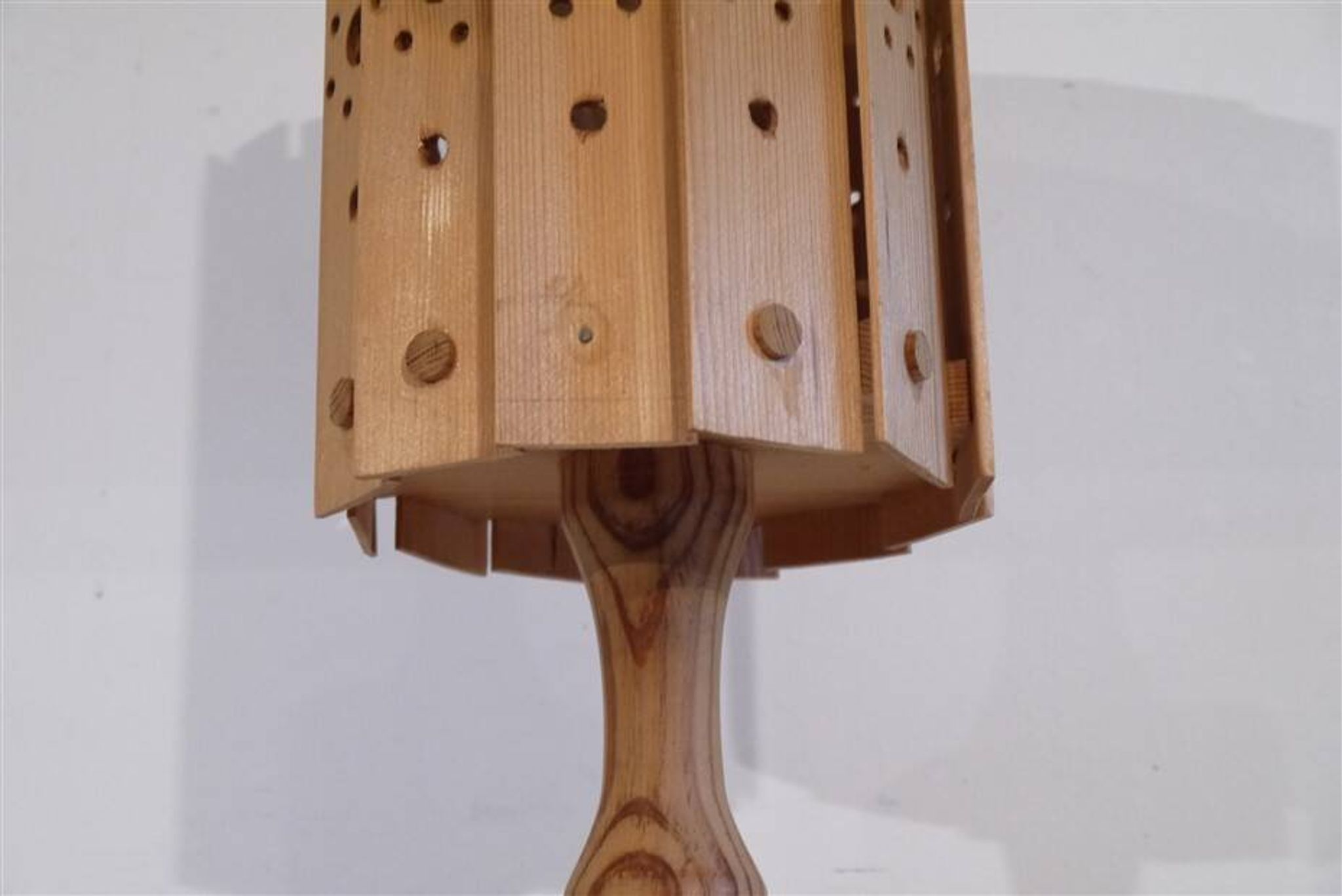 Lampe vintage scandinave en bois 1970