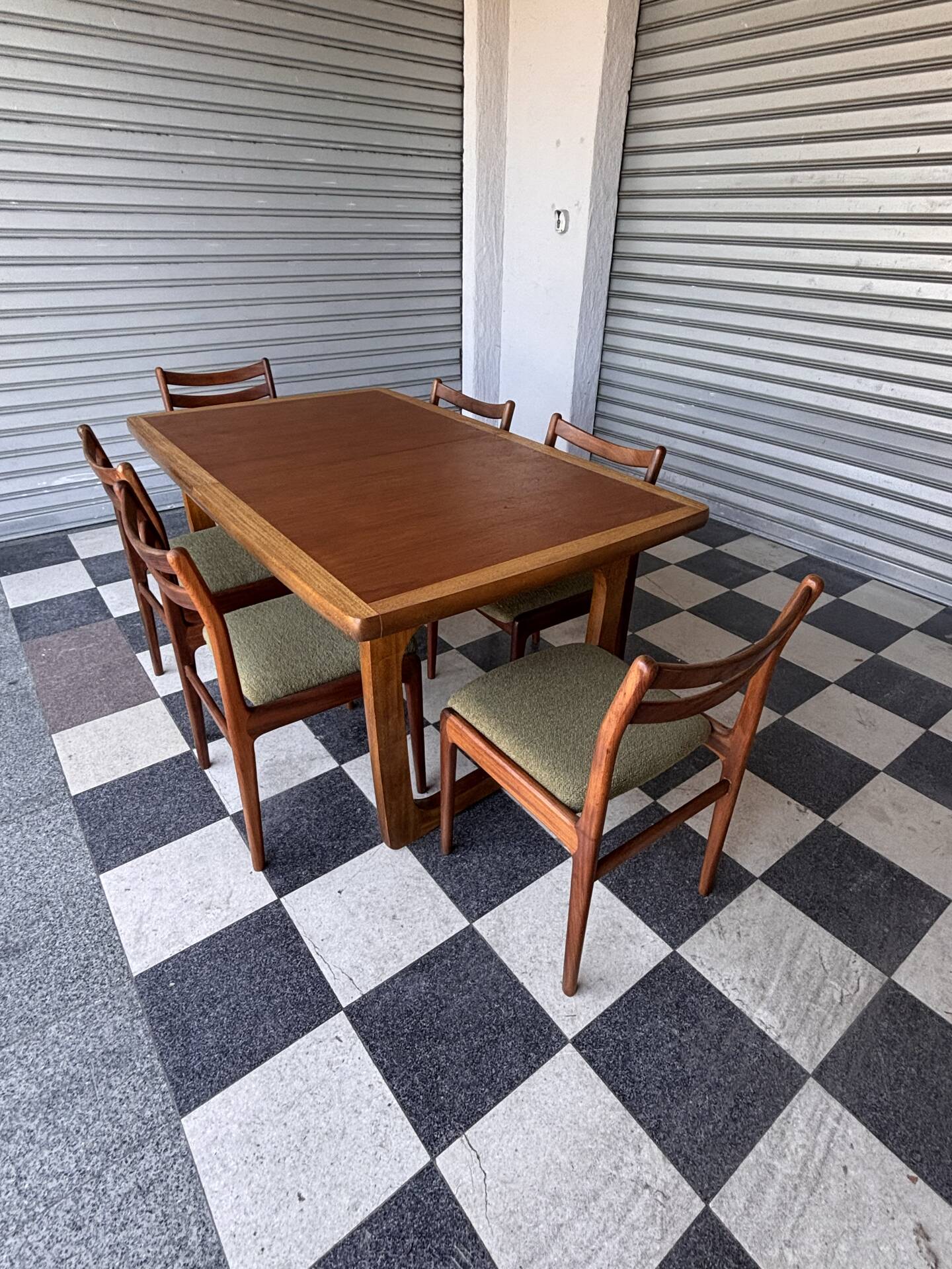 Grande table vintage