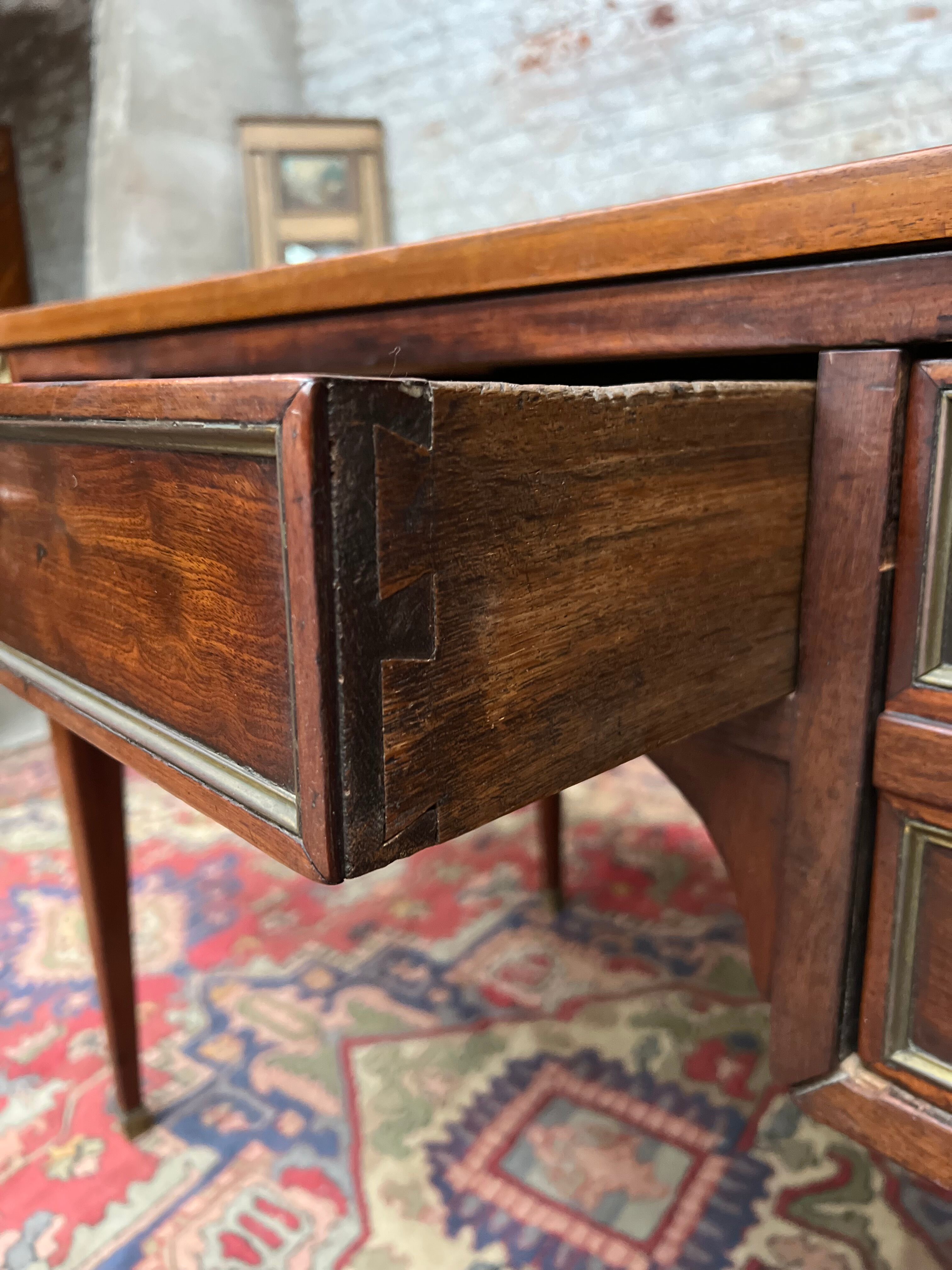 Flat desk of mahogany lady period Louis XVI, XVIIIth century
