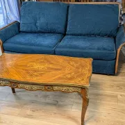 Louis XV style coffee table with floral marquetry and gilded bronze – 20th century